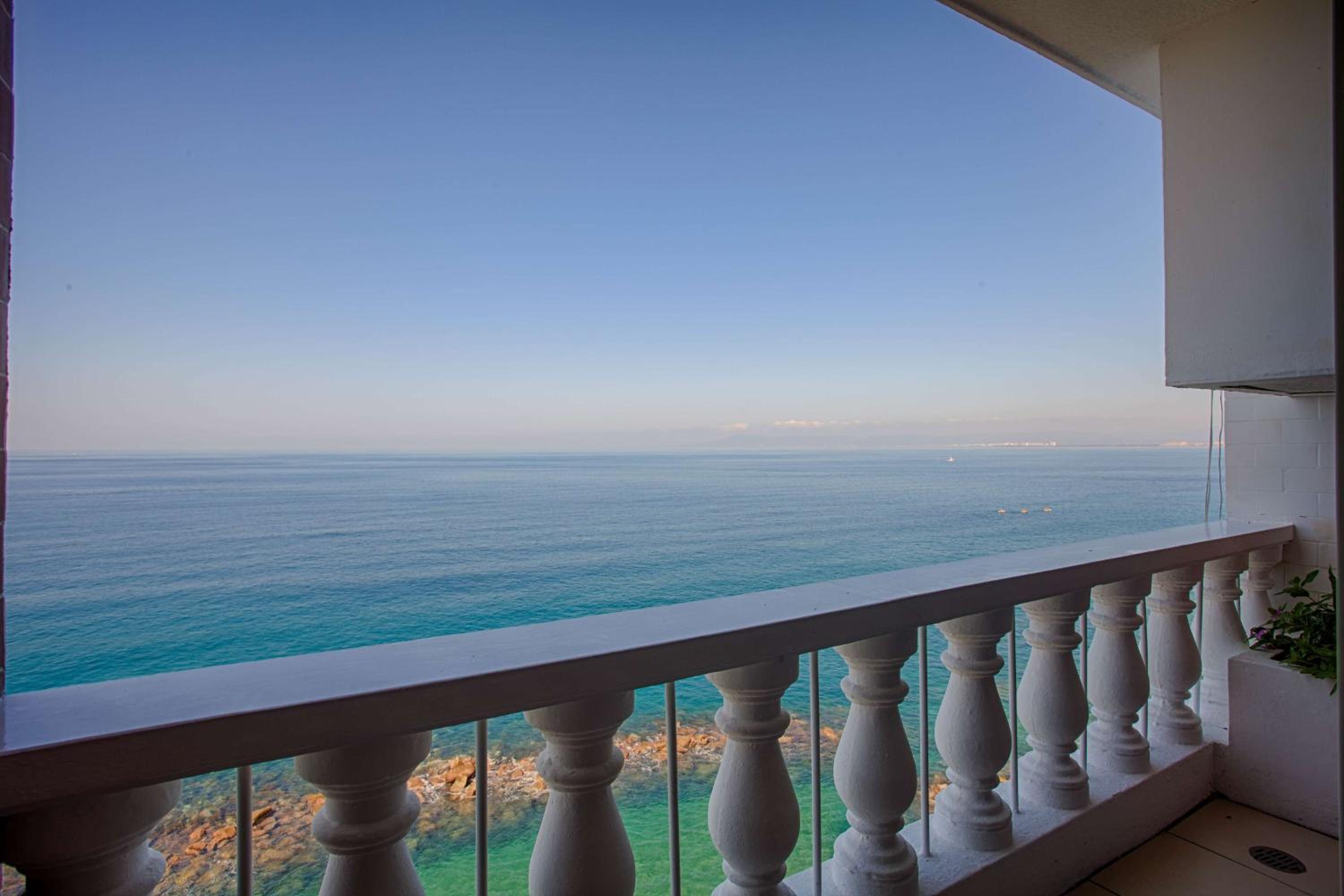 Oceanfront Studio - Photo 2