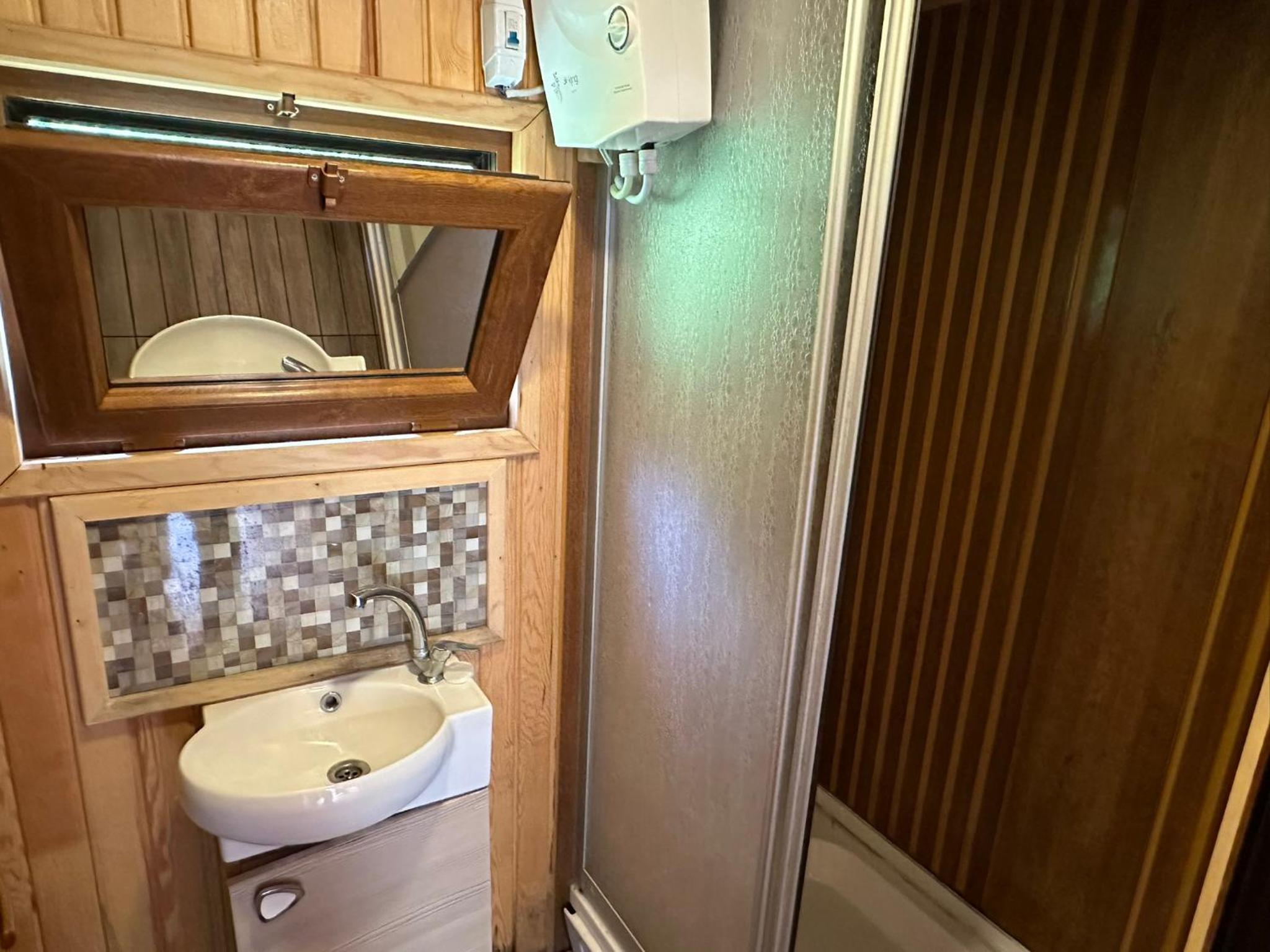 Deluxe Bungalow with Sea View - Photo 6