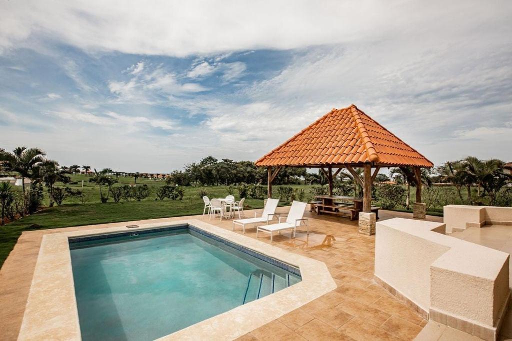 Villa photo 1