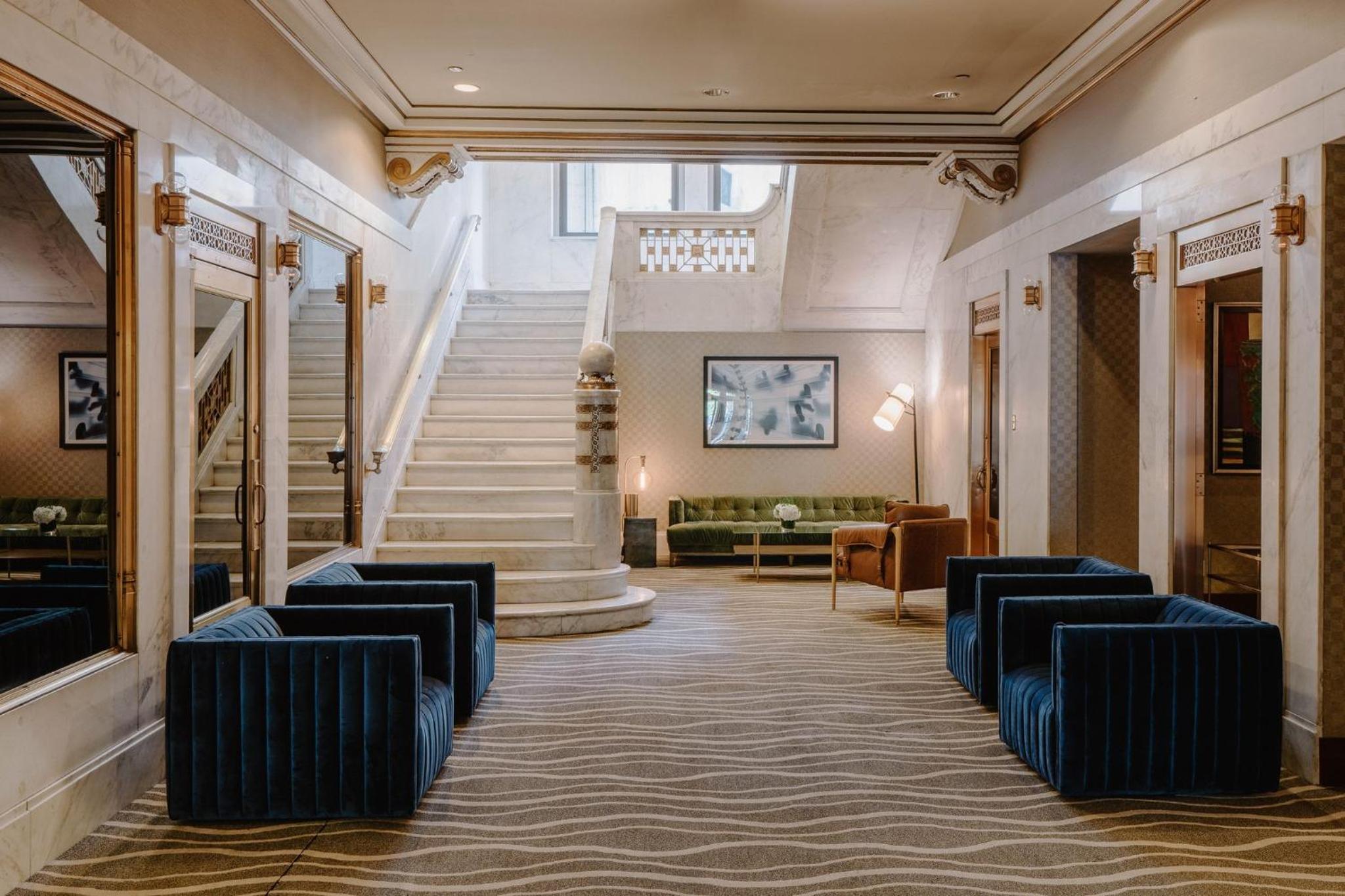 Suite - Photo 5