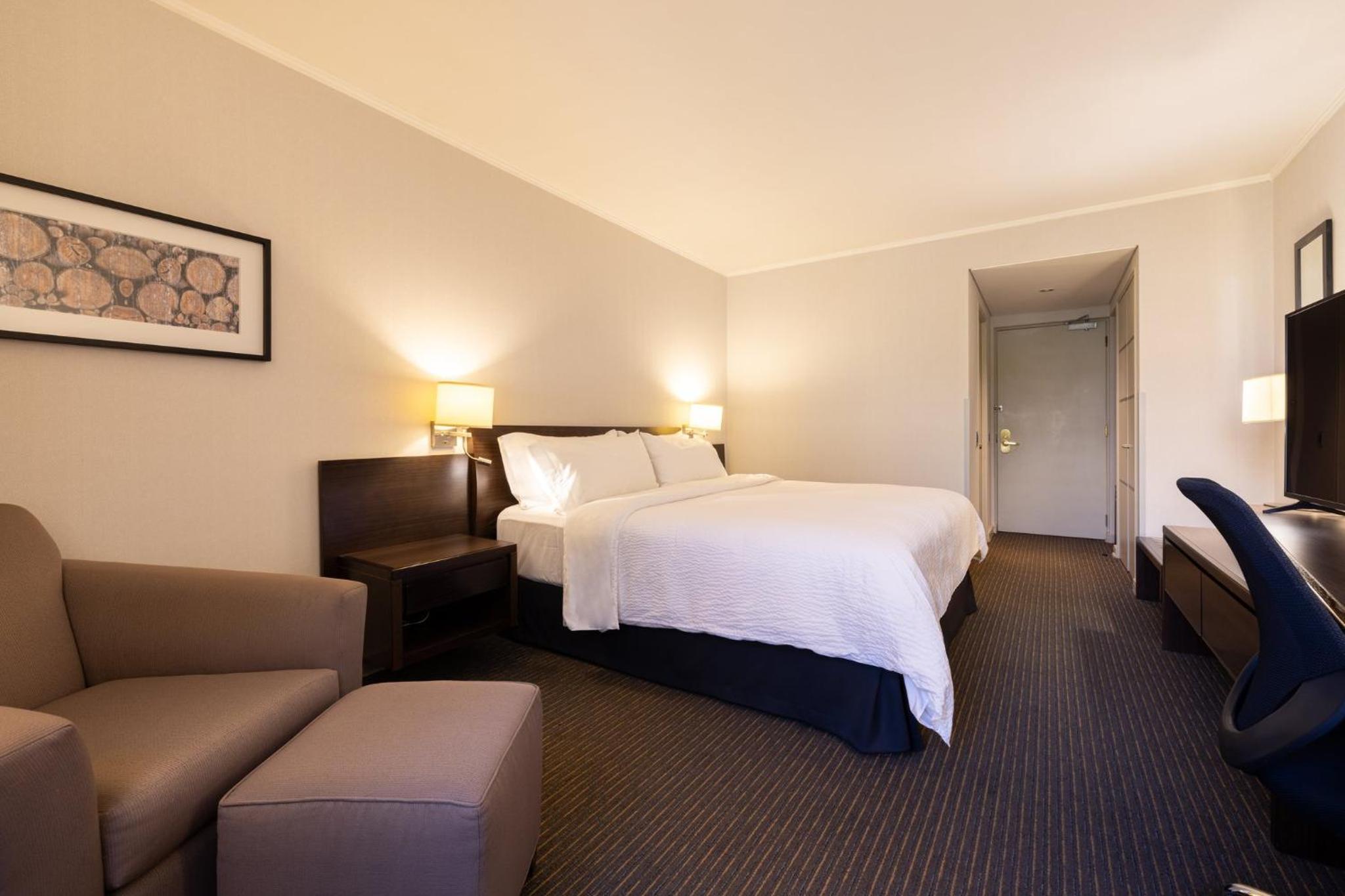 Standard King Room - Photo 5