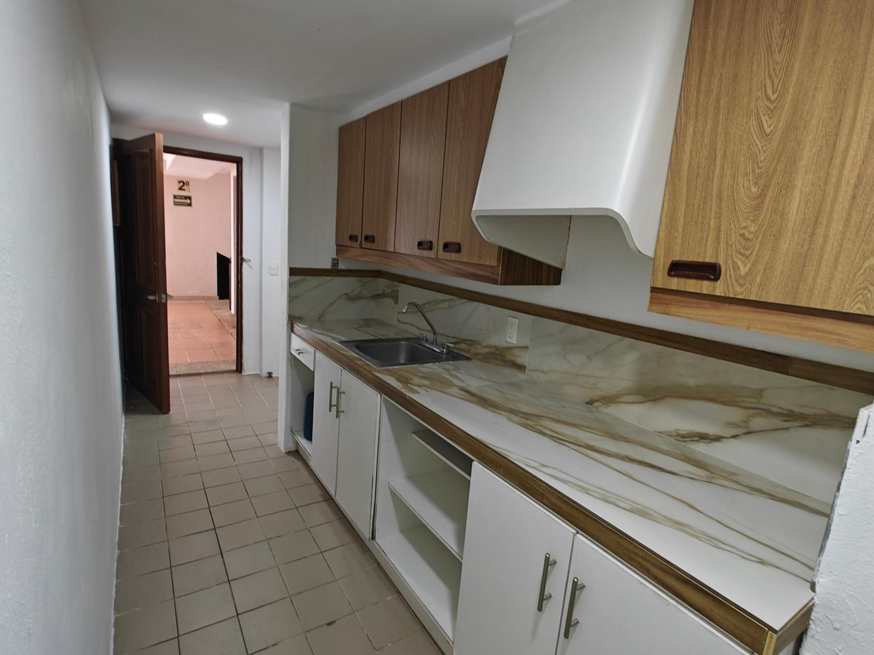 Classic One-Bedroom Apartment with King Bed photo 3