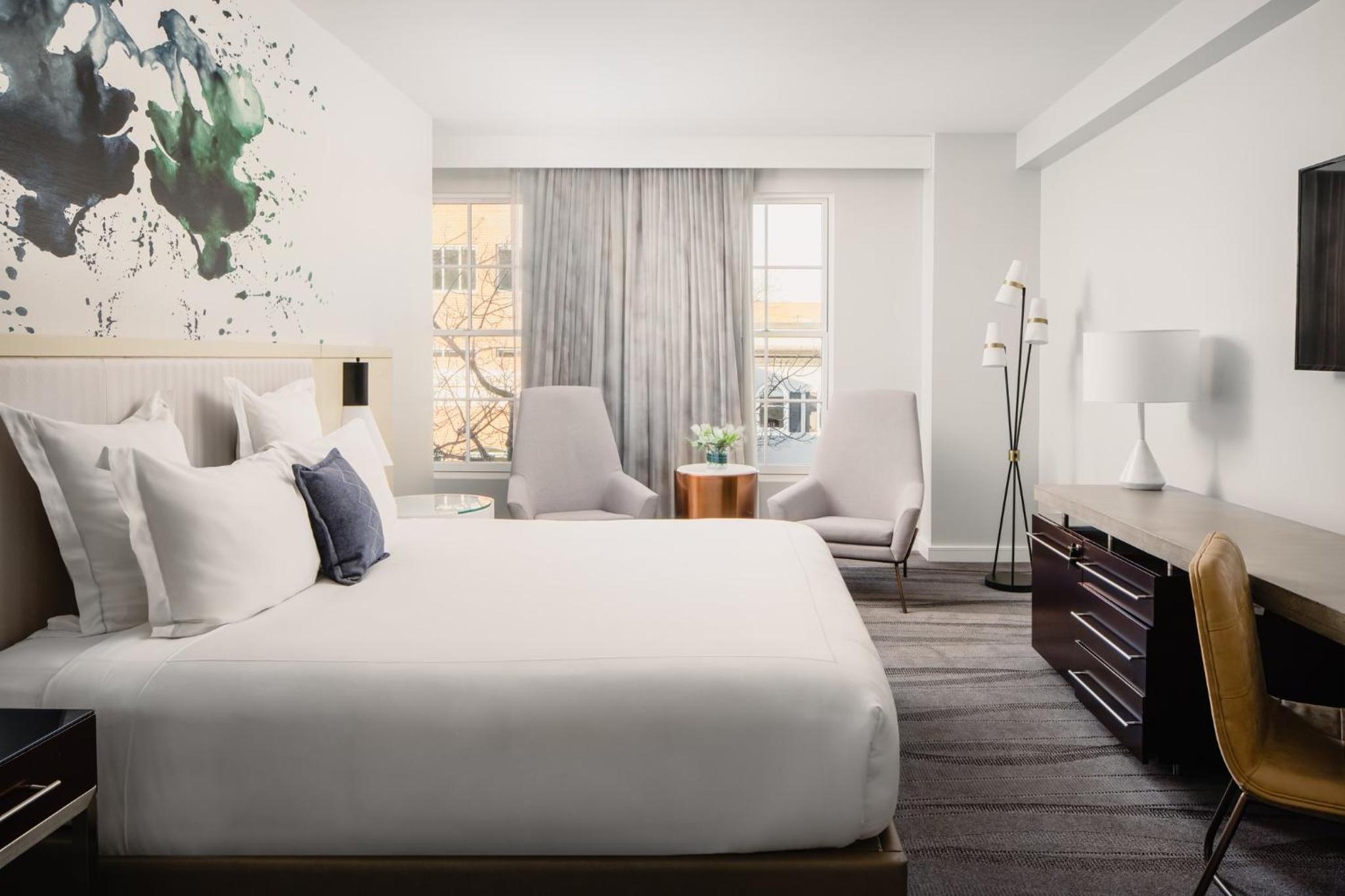 Corner King Guest Room  photo 2