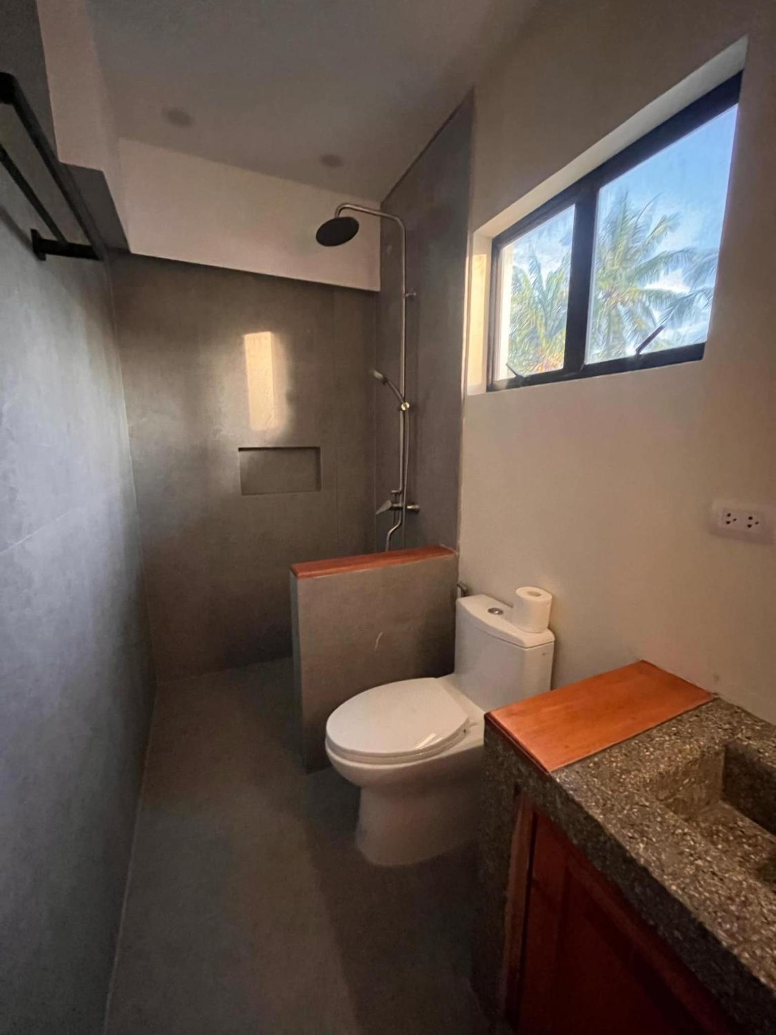 Quadruple Room with Balcony - Photo 3