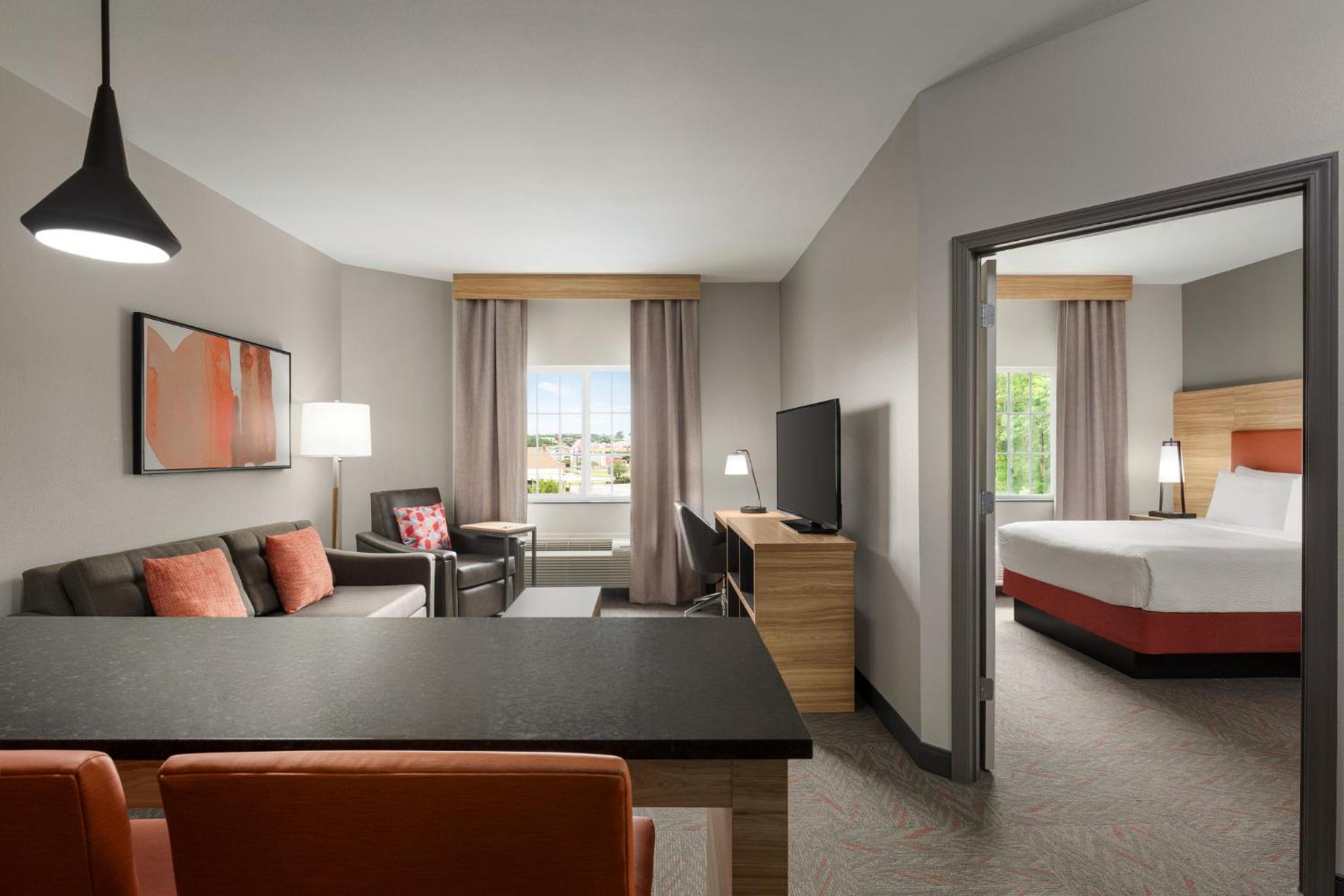 One-Bedroom Suite with Sofa Bed - Photo 3