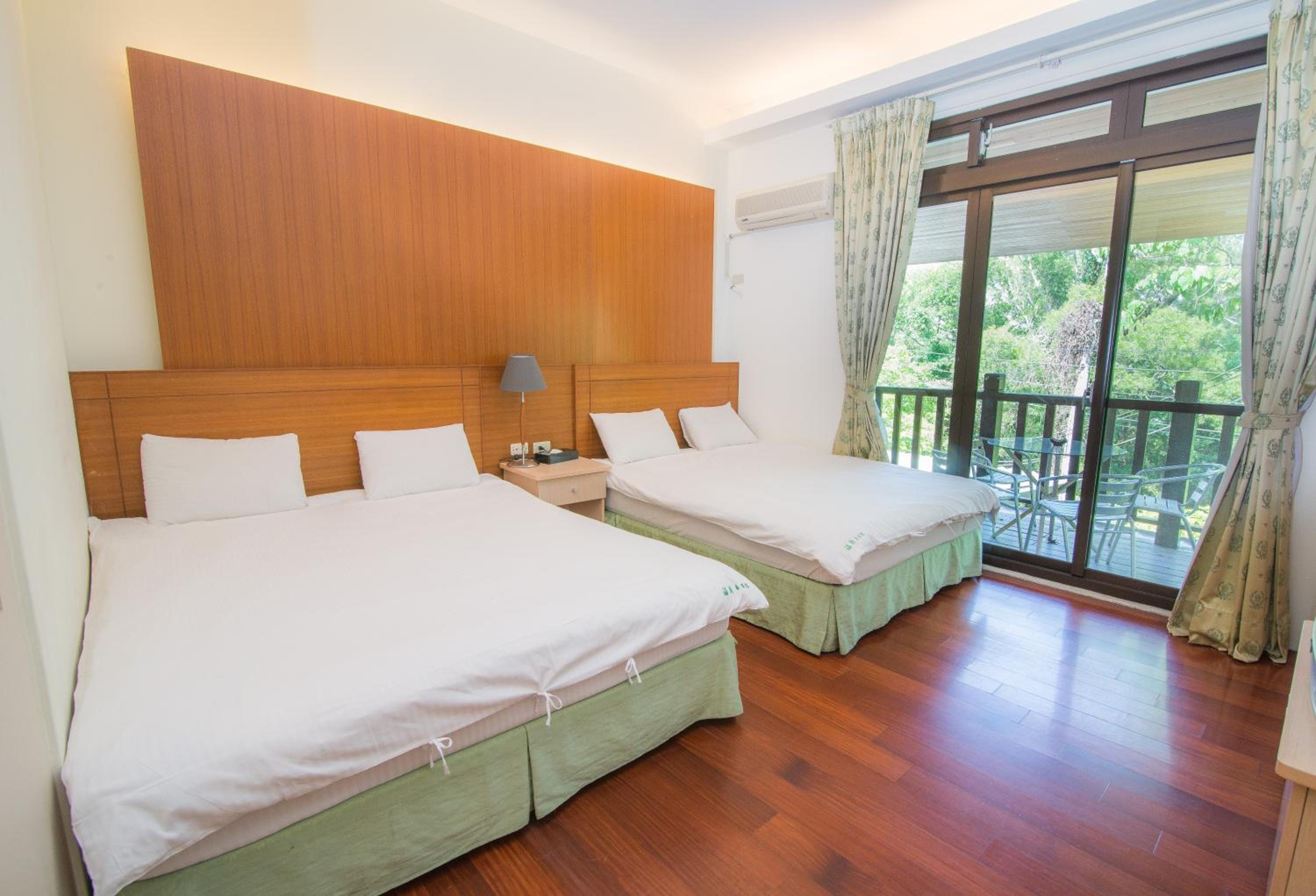 Quadruple Room with Garden View photo 2