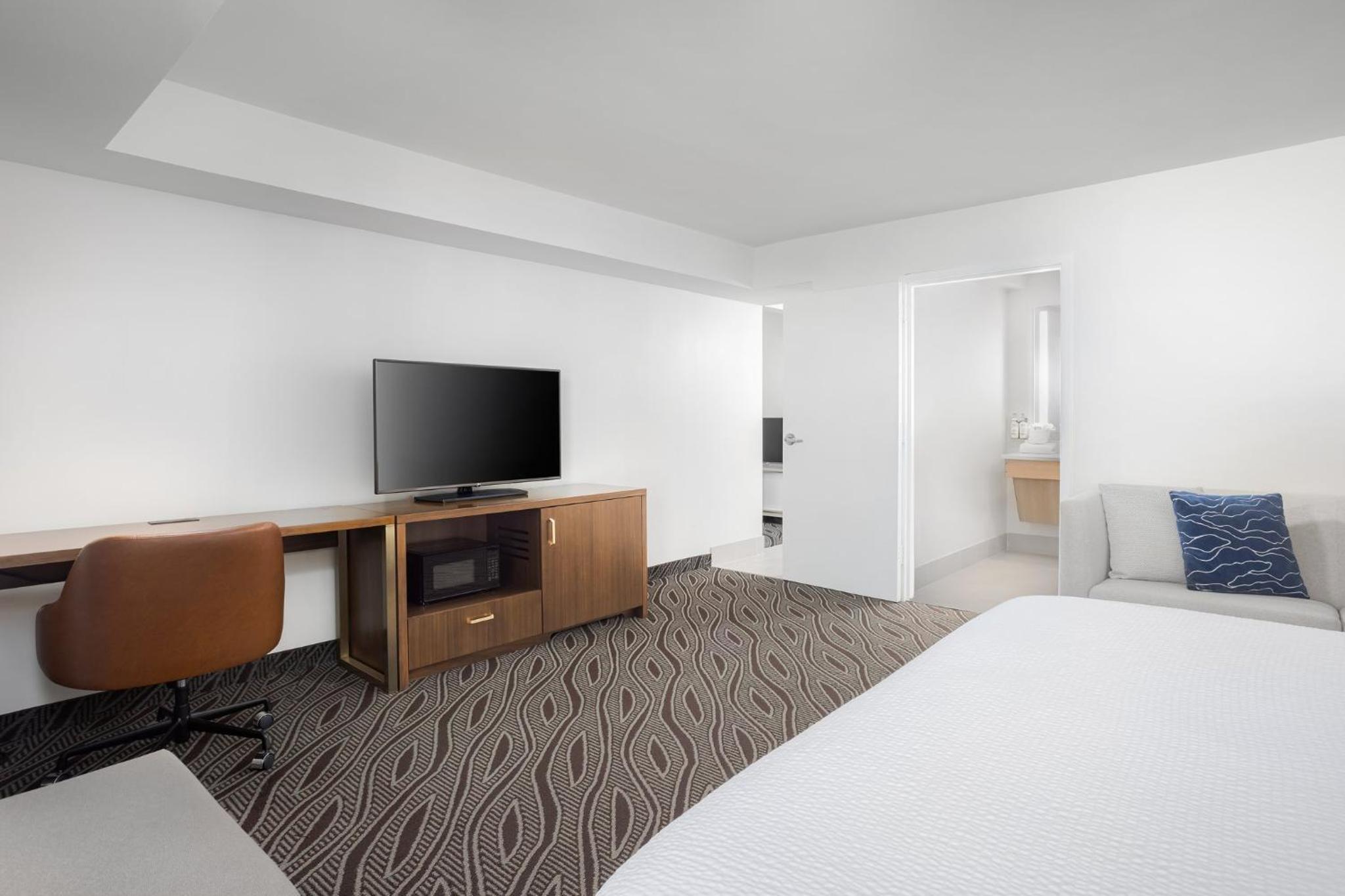 Suite with One King Bed and One Bunk Bed - Mobility Access and Kids Friendly photo 1