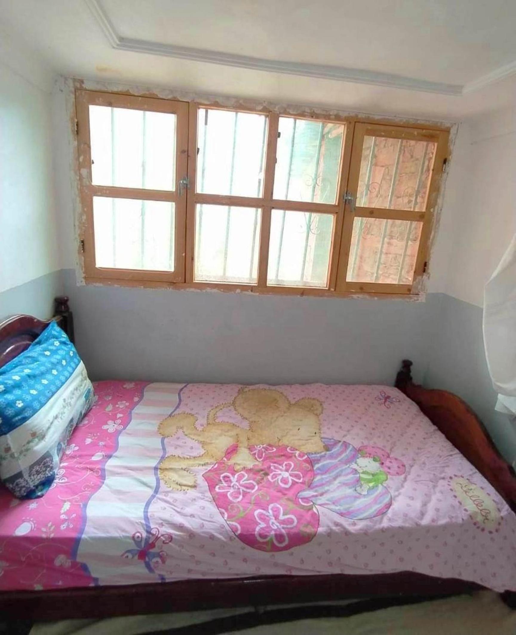 Basic Triple Room with Shared Bathroom photo 3