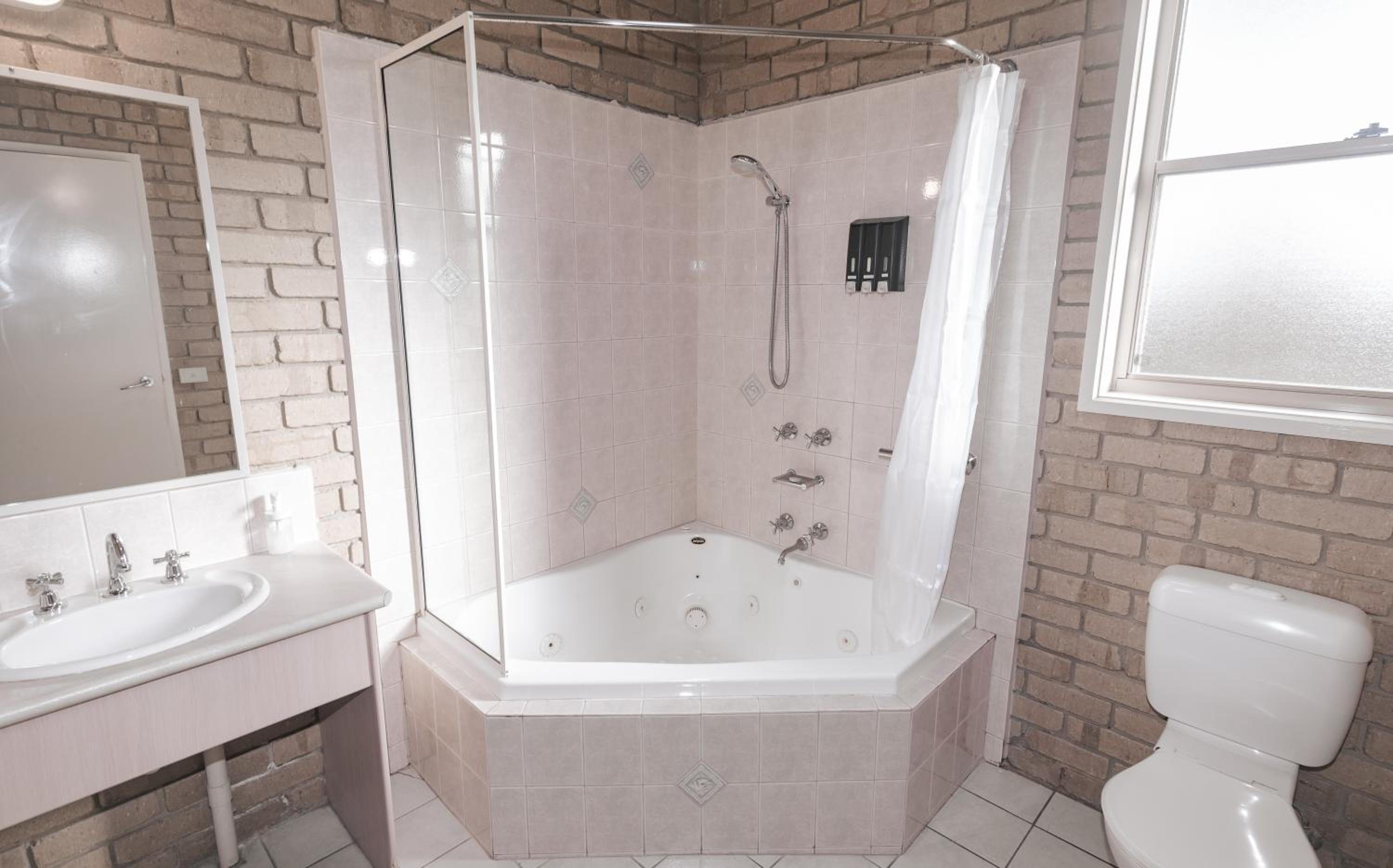 Studio with Spa Bath photo 2