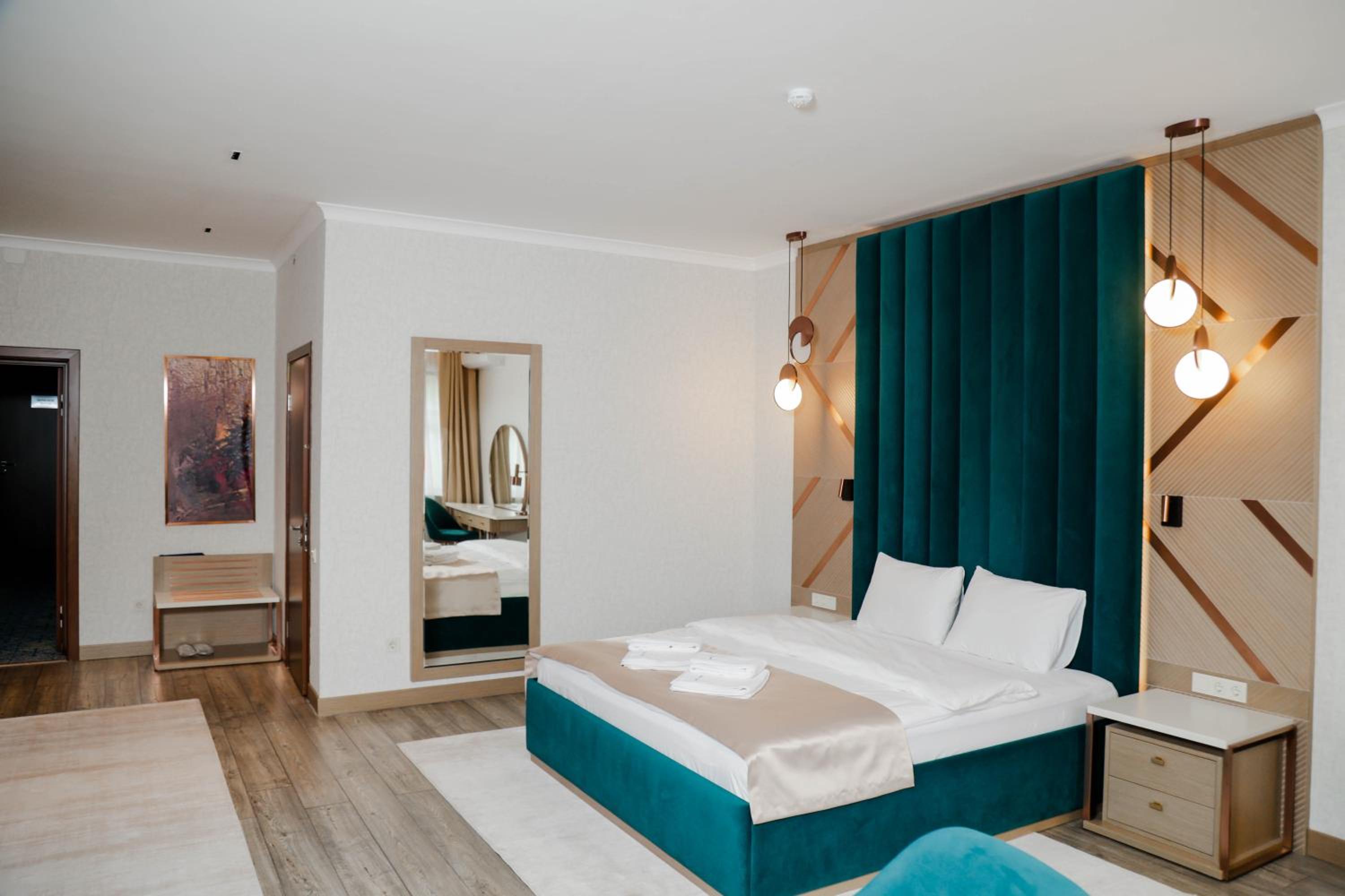Large Double Room