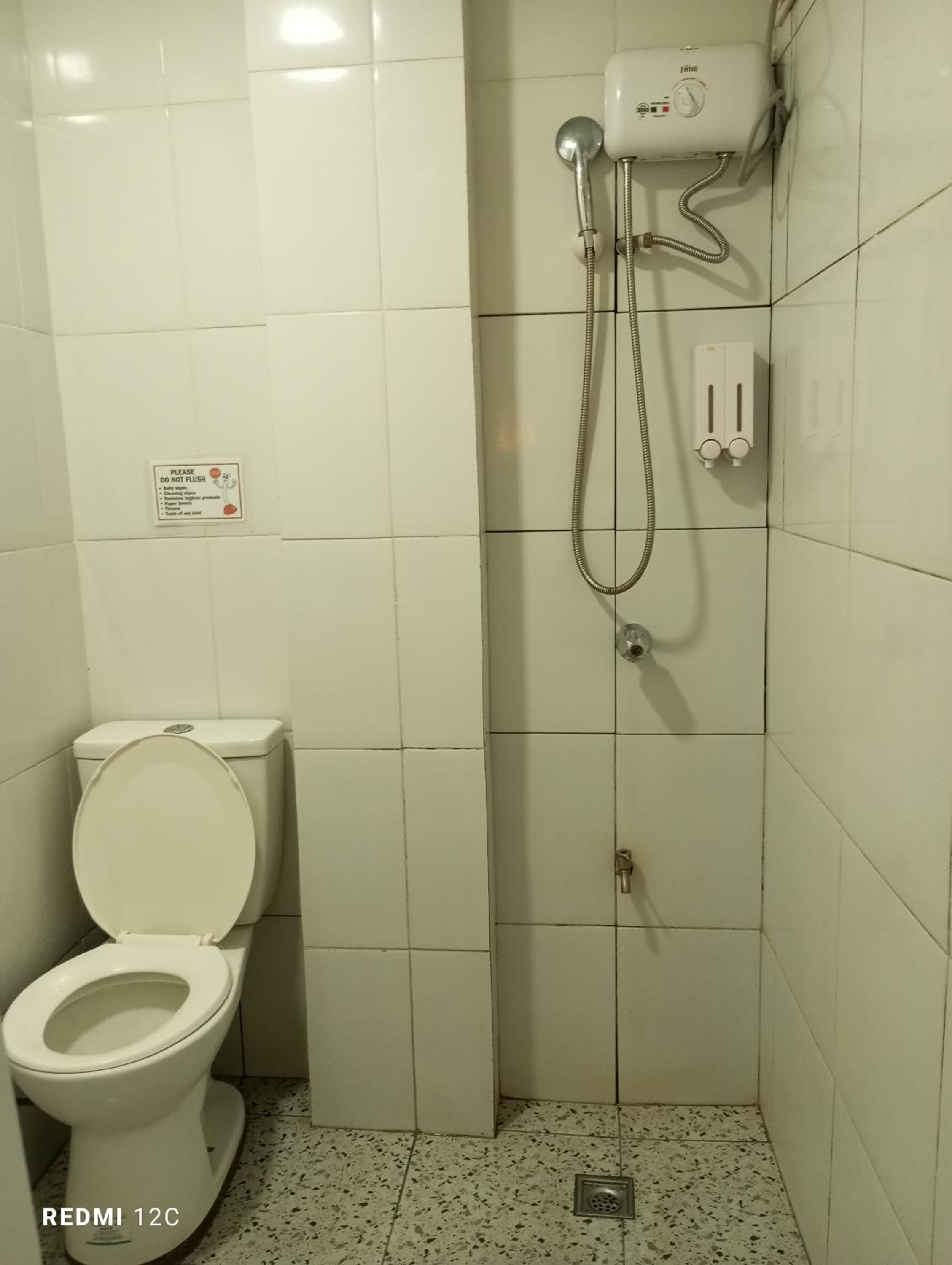 Double or Twin Room with Private Bathroom - Photo 3