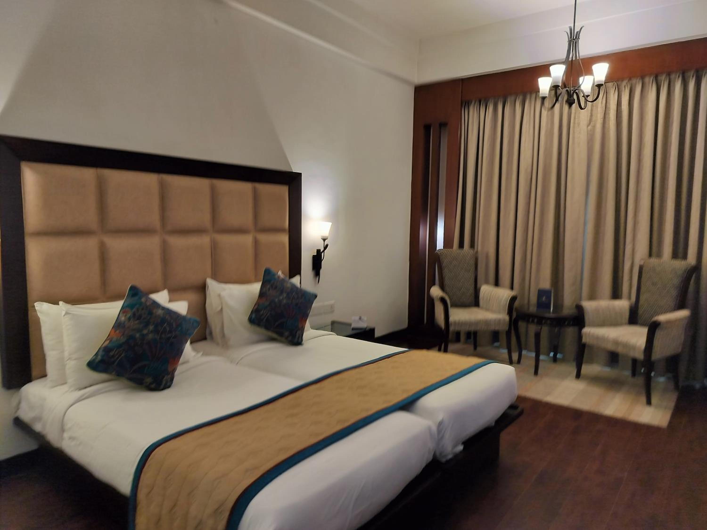 Standard Double or Twin Room - Photo 7