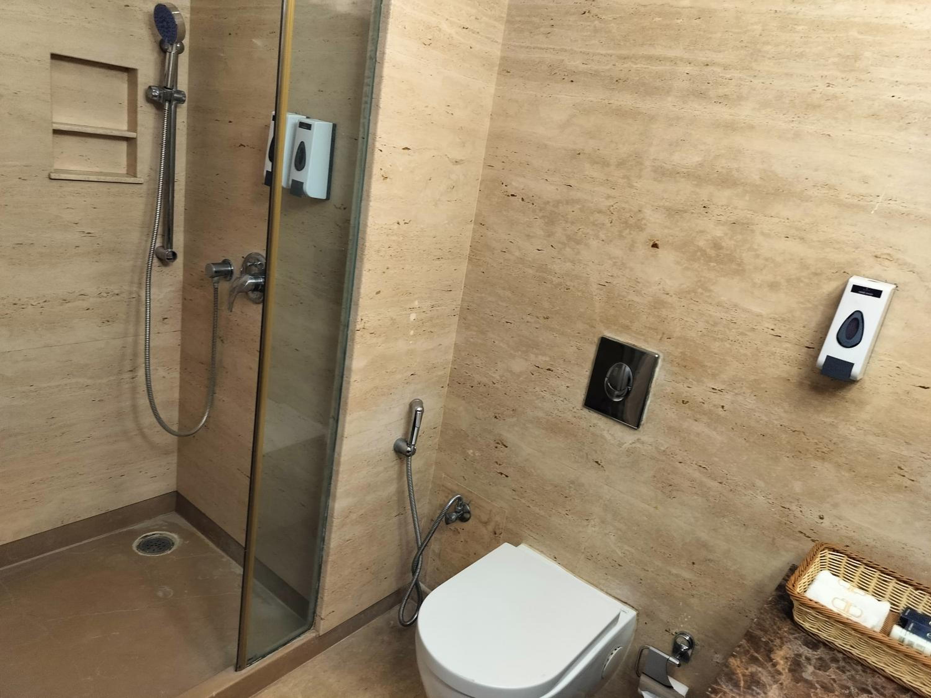 Standard Double or Twin Room - Photo 3
