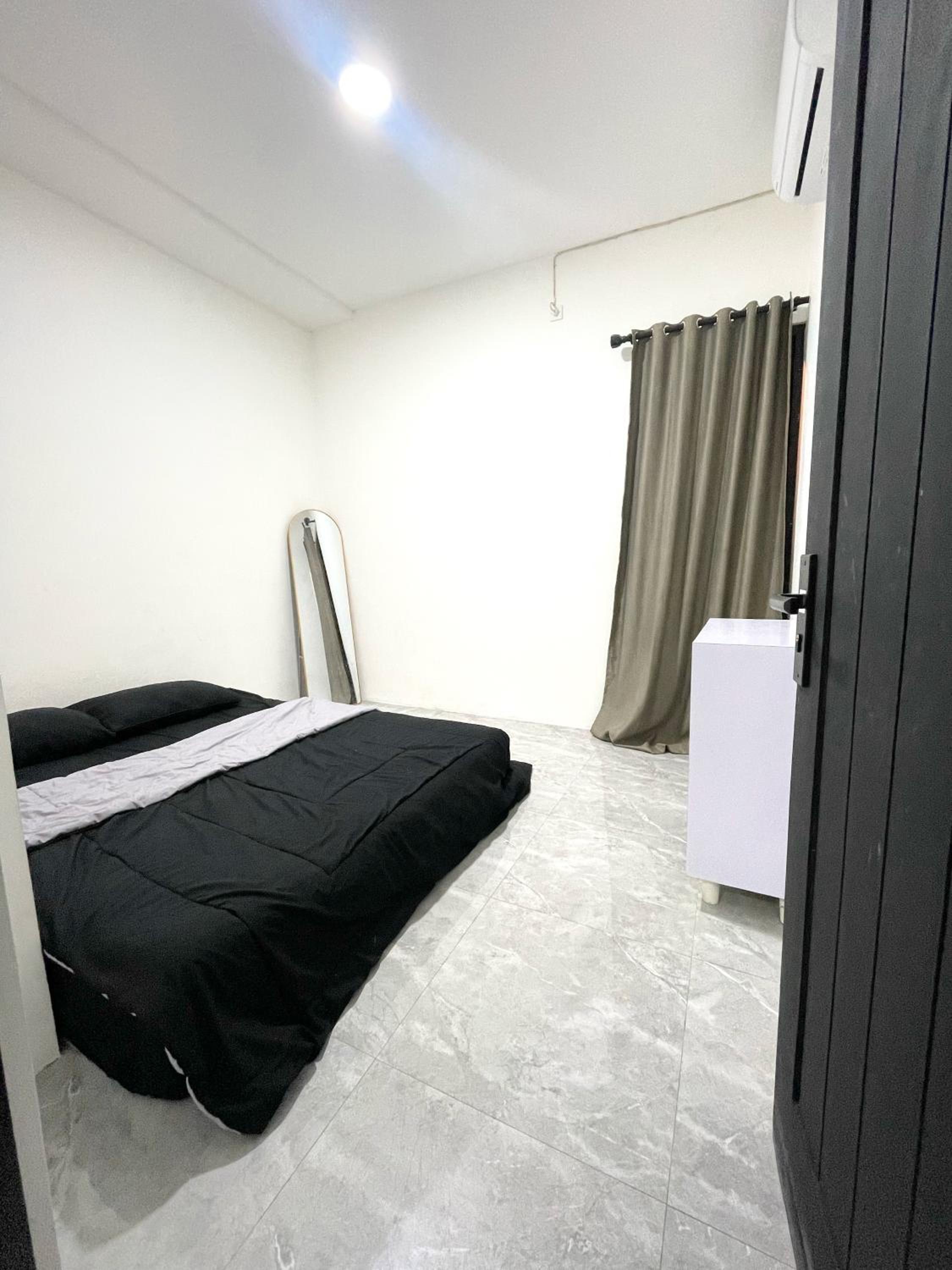 Deluxe Room (2 Adults + 1 Child)