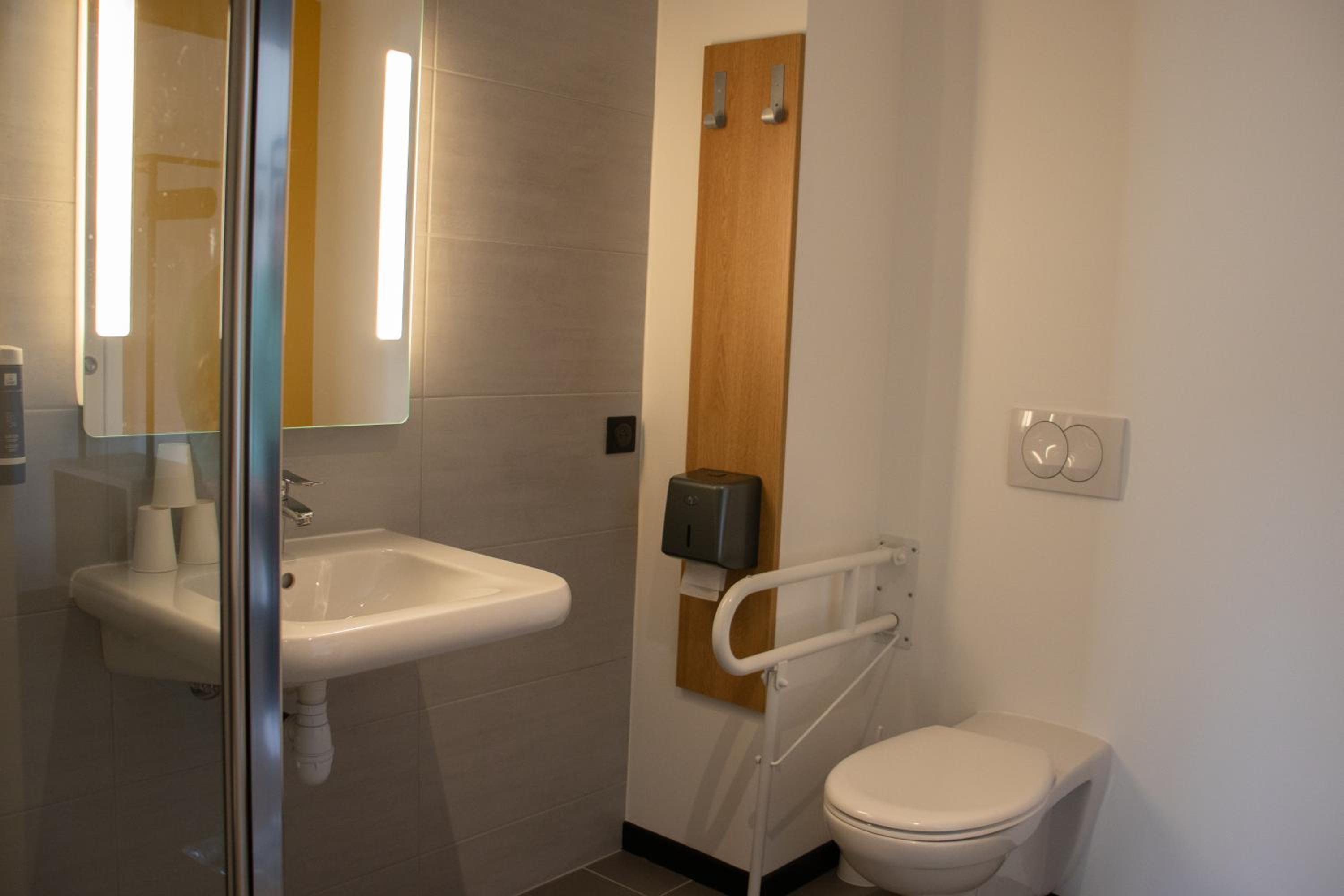 Triple Room - Disability Access photo 3