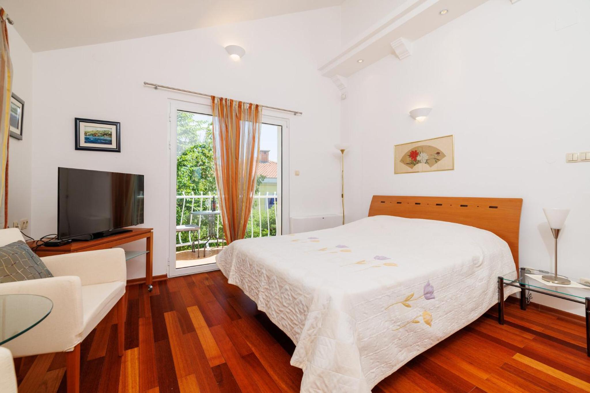 Studio Apartment With Balcony