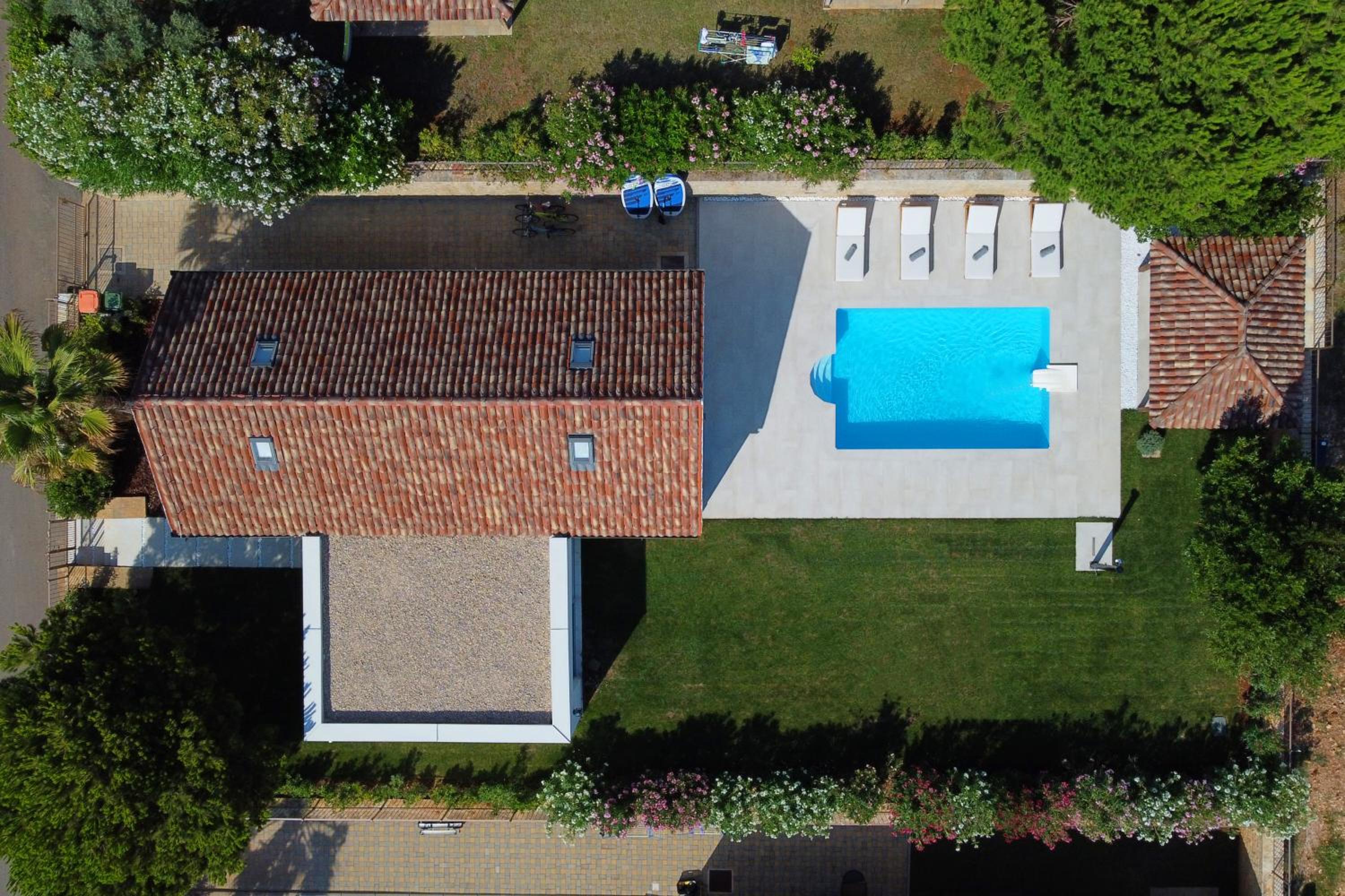 Villa photo 2