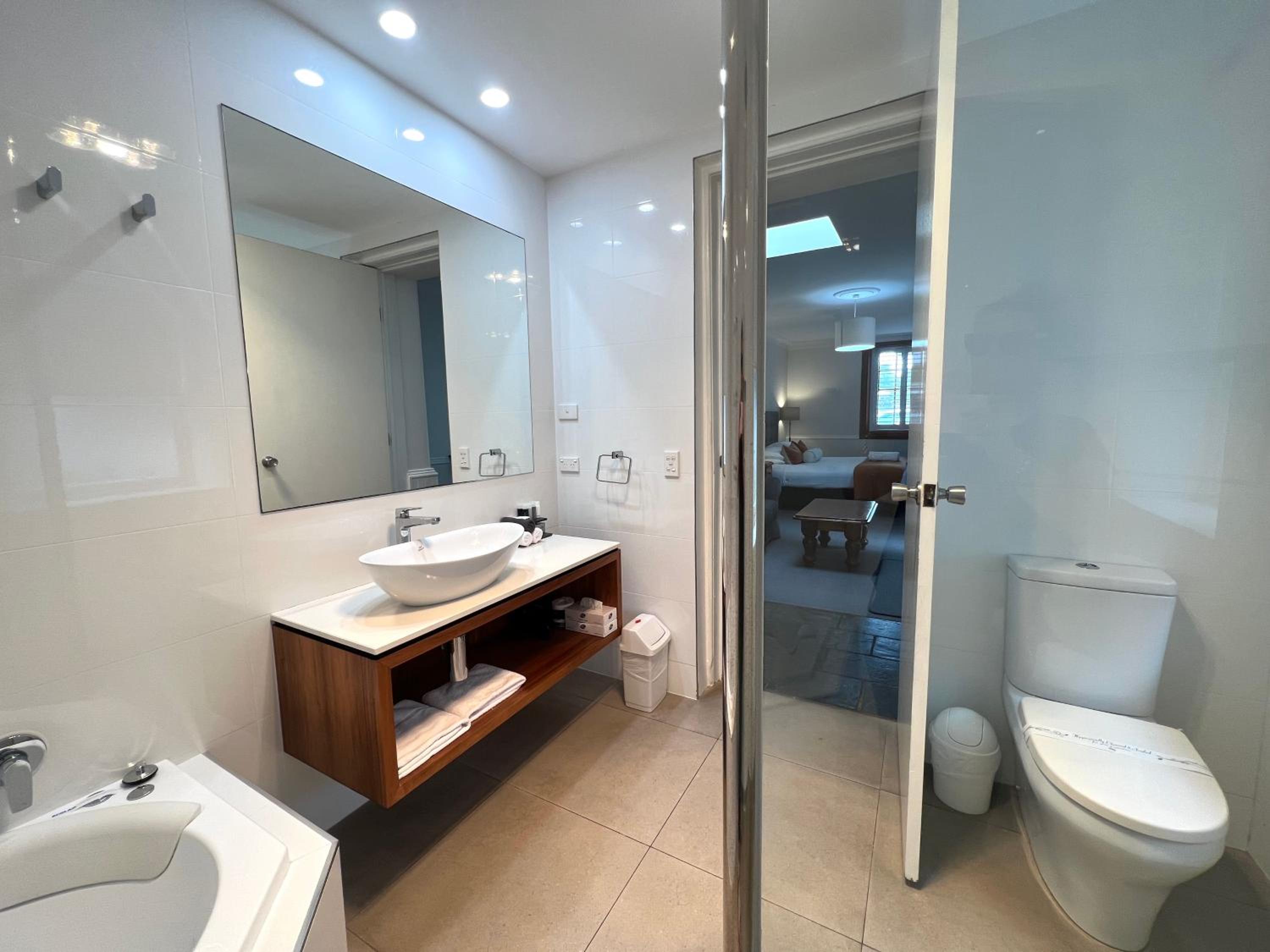 One-Bedroom Cottage - Photo 7
