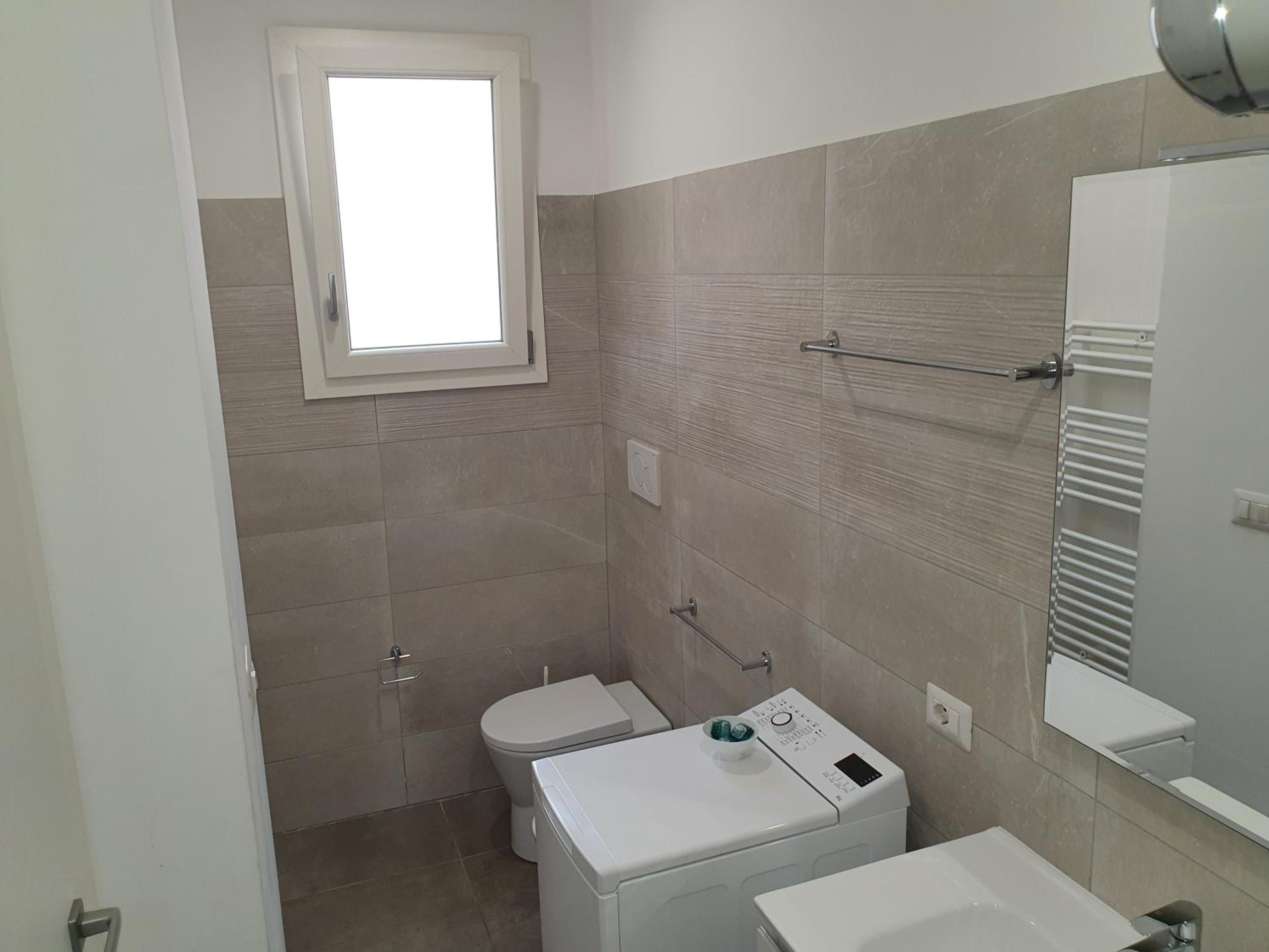 Suite with Spa Bath - Photo 12