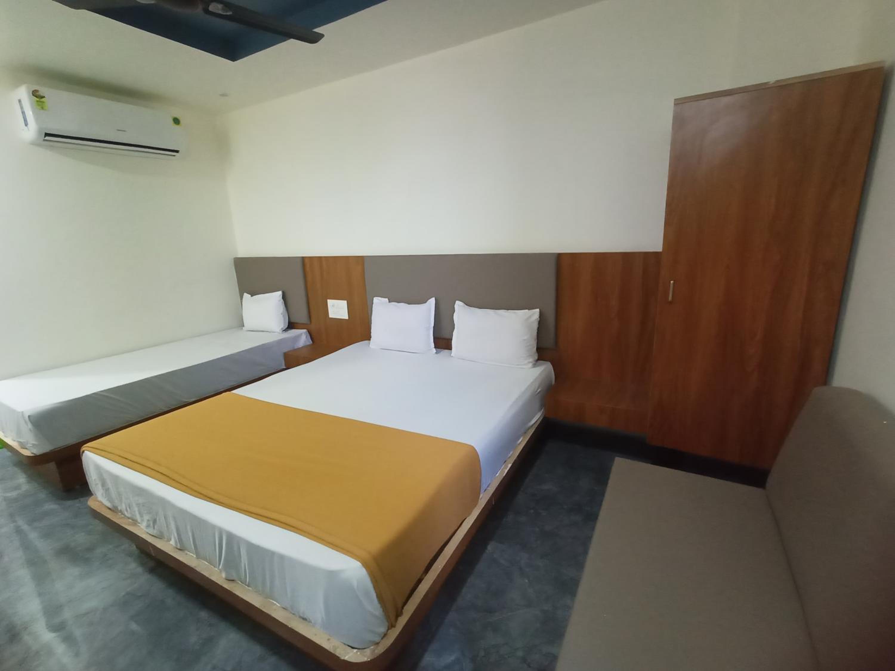 Deluxe Double Room photo 3