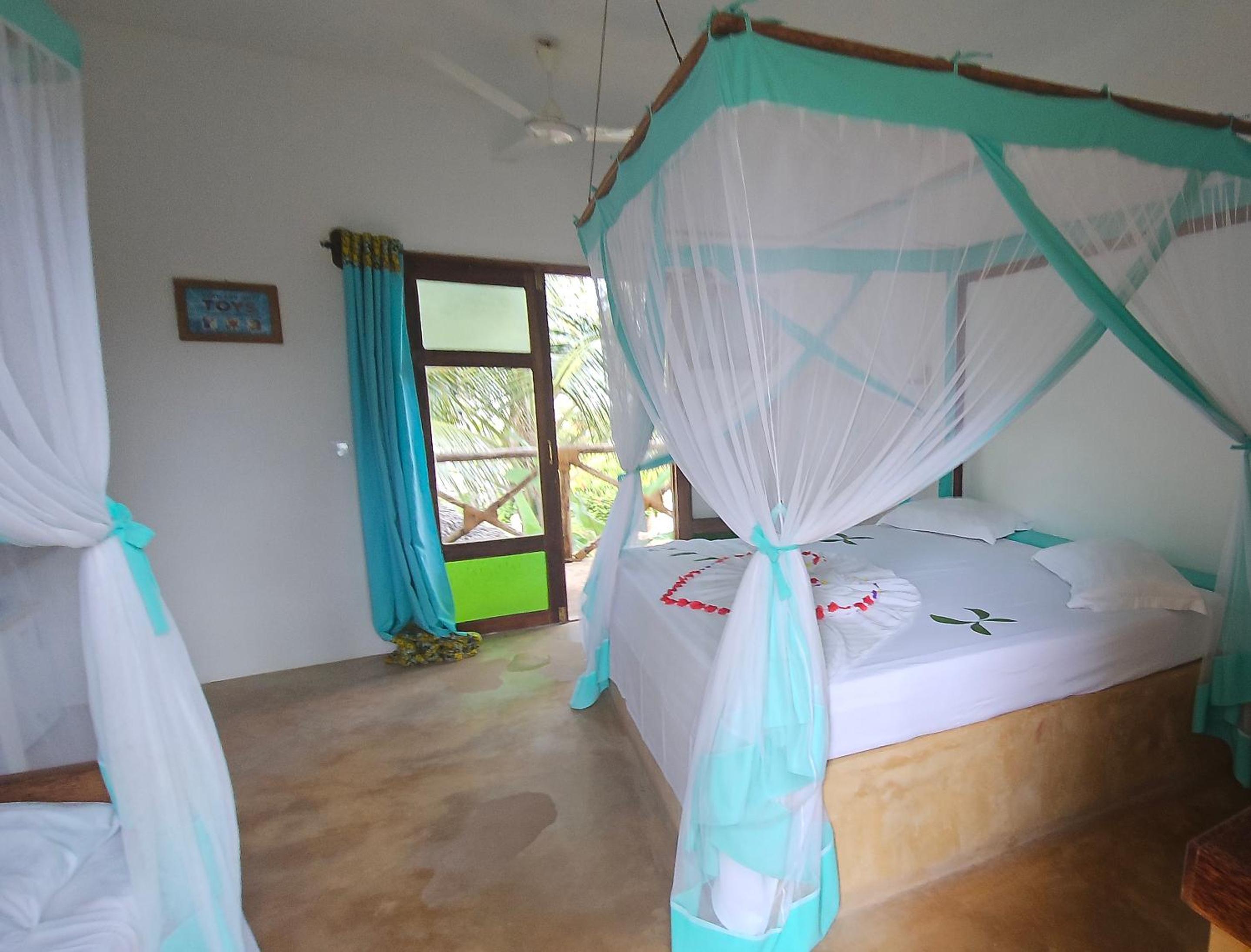 Triple Room with Pool View