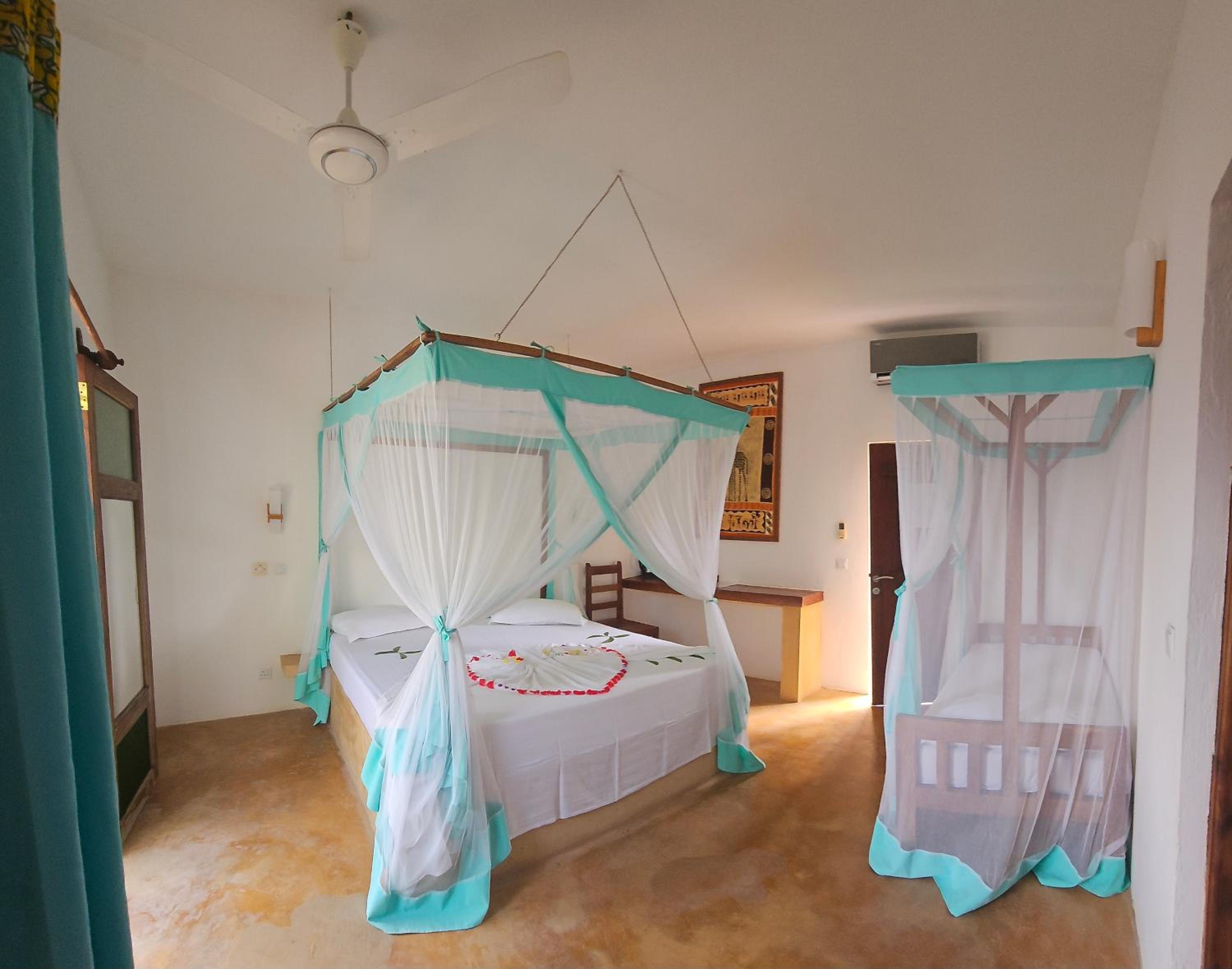 Triple Room with Pool View