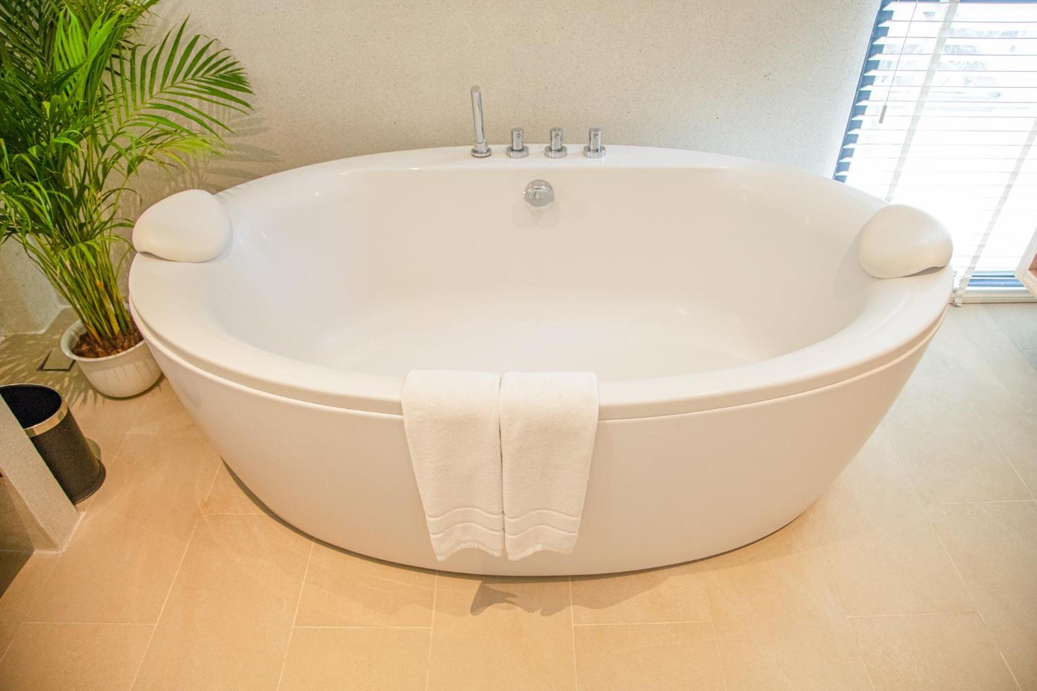 Executive Pool Villa with Roundtrip Airport Transfer photo 3