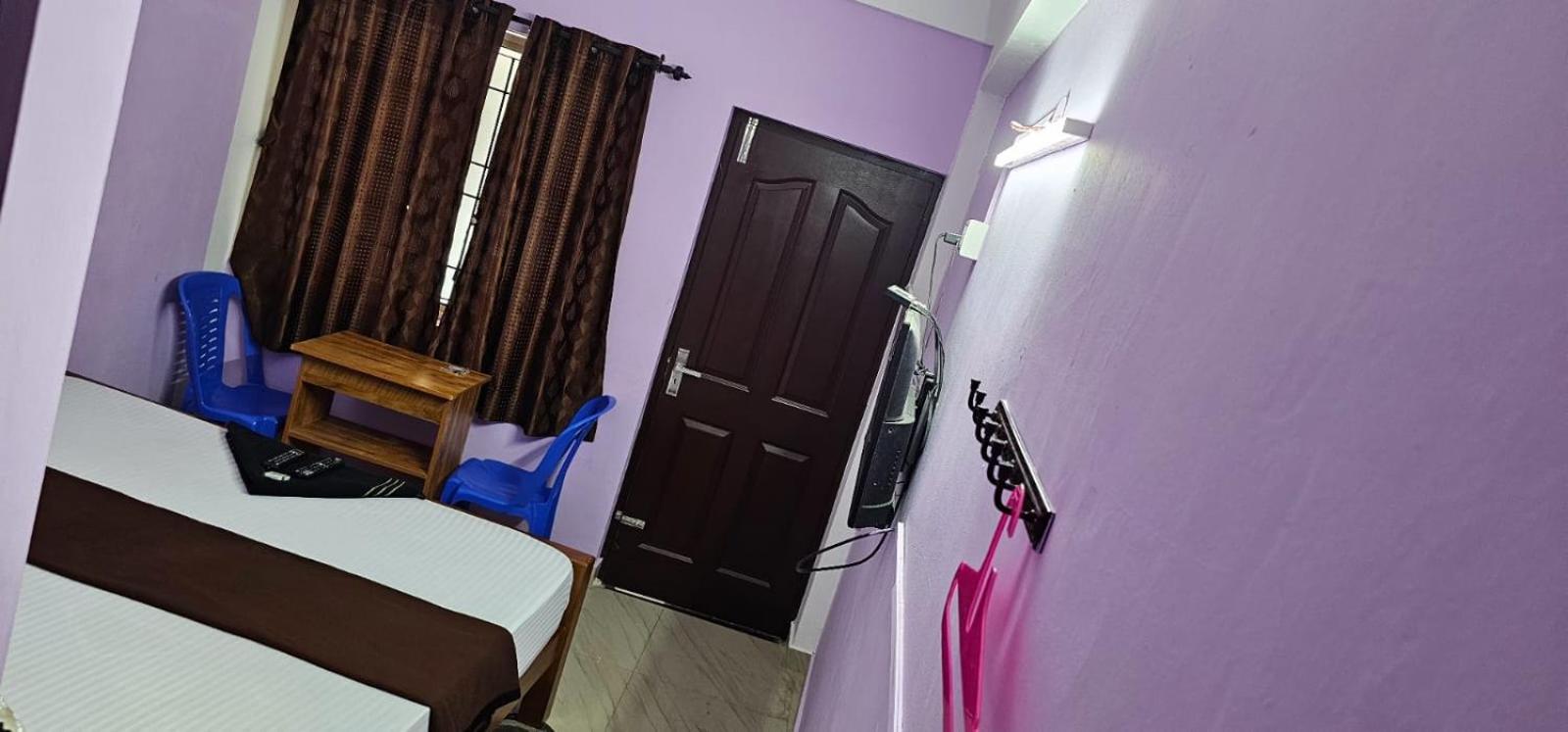 Deluxe King Room photo 2
