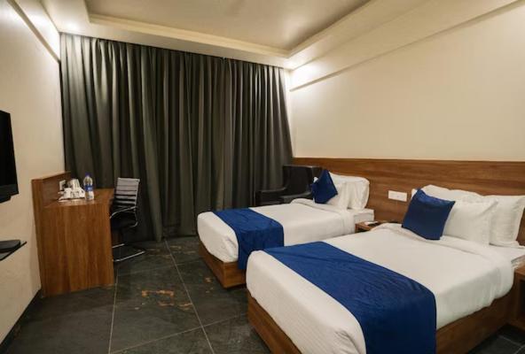 Standard Double or Twin Room - Photo 2