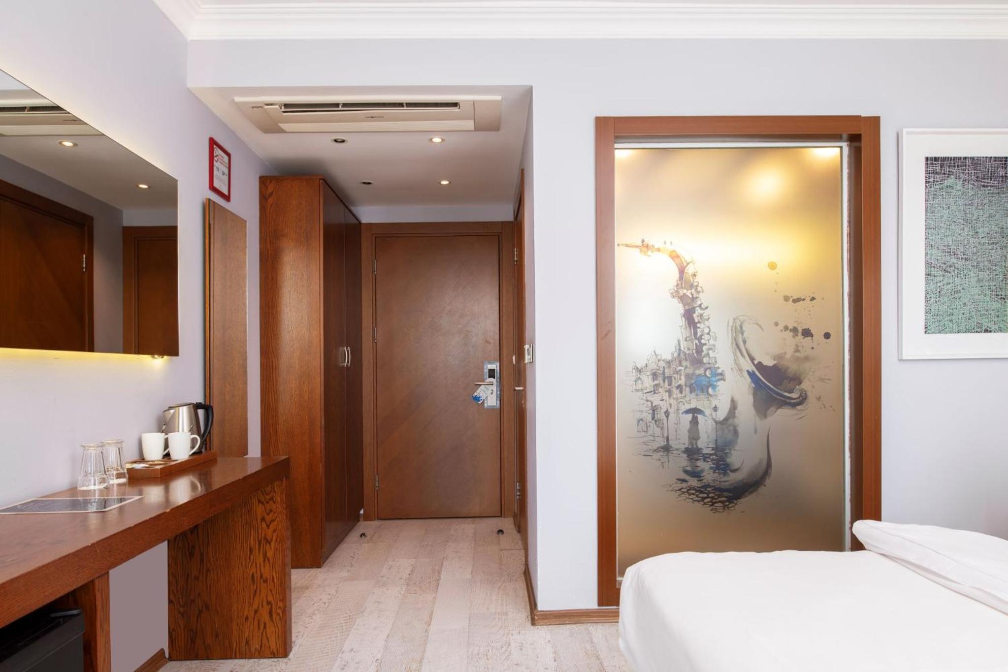 King Room with Balcony