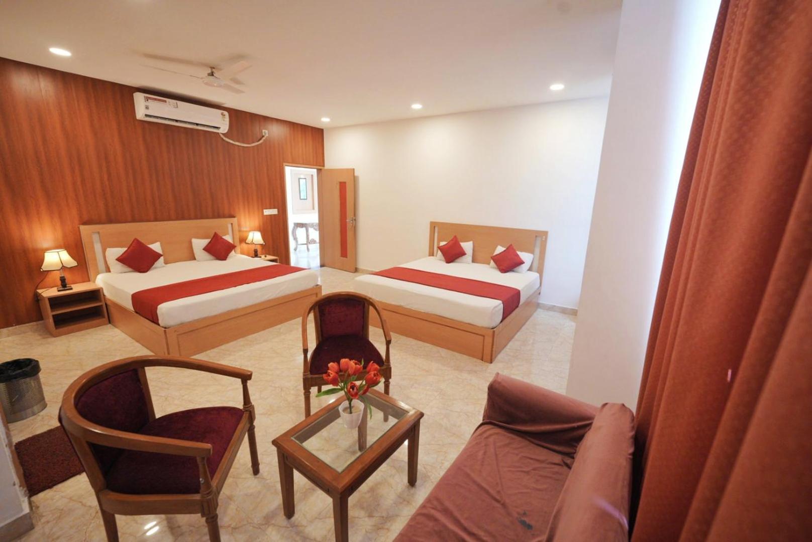 Deluxe Family Suite photo 2