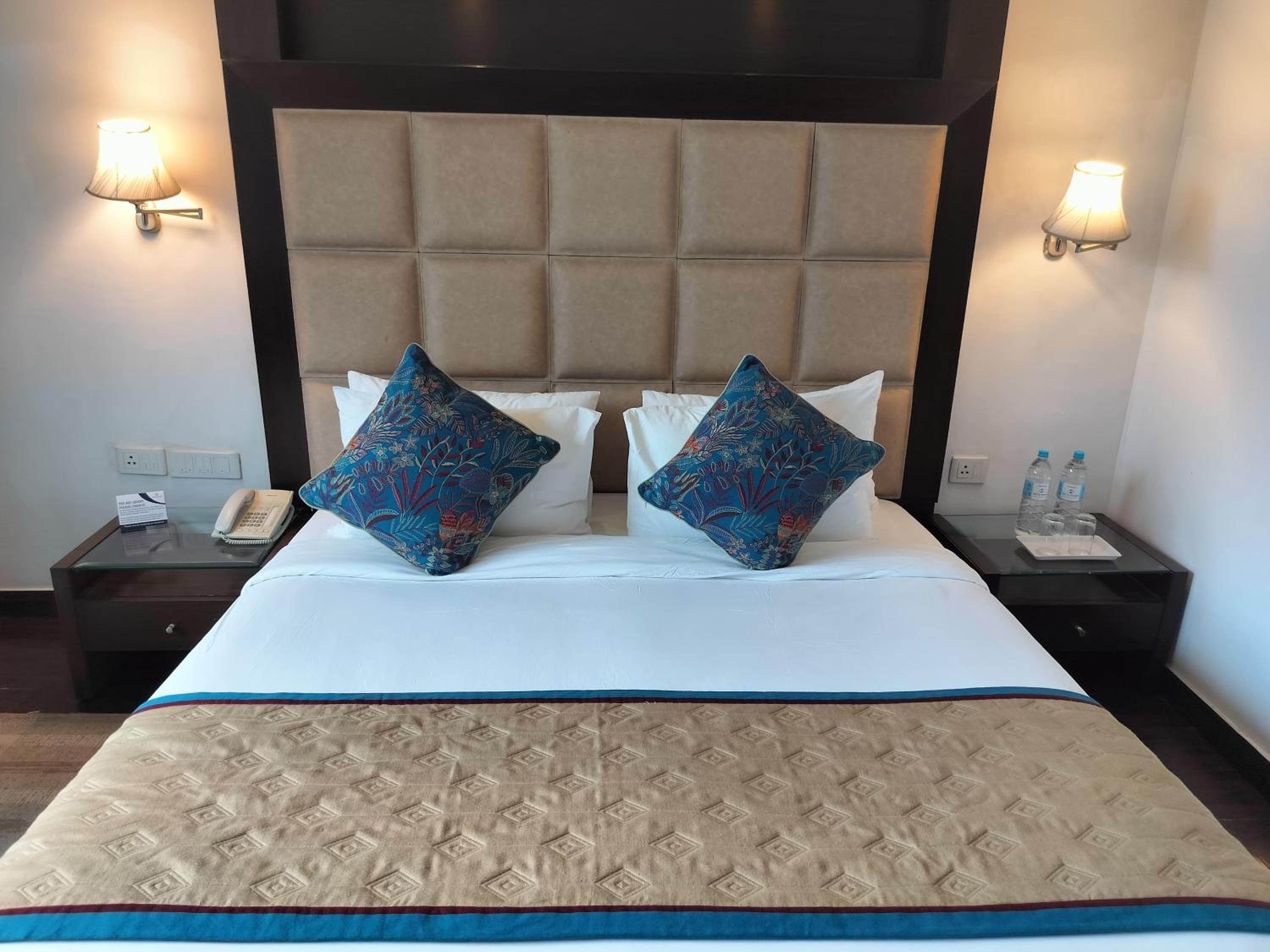 Standard Double or Twin Room - Photo 2