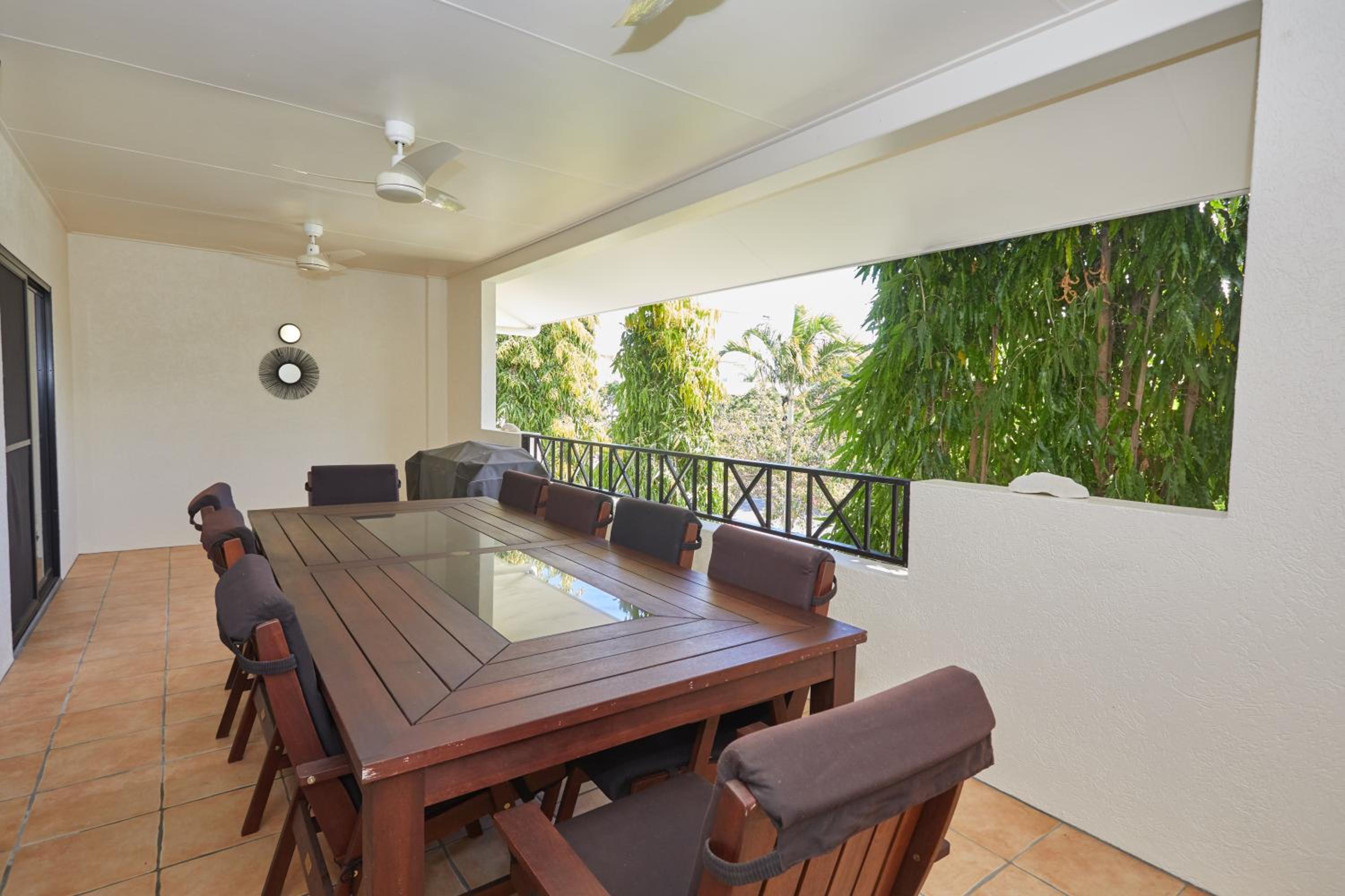 Three-Bedroom Apartment With Balcony photo 3
