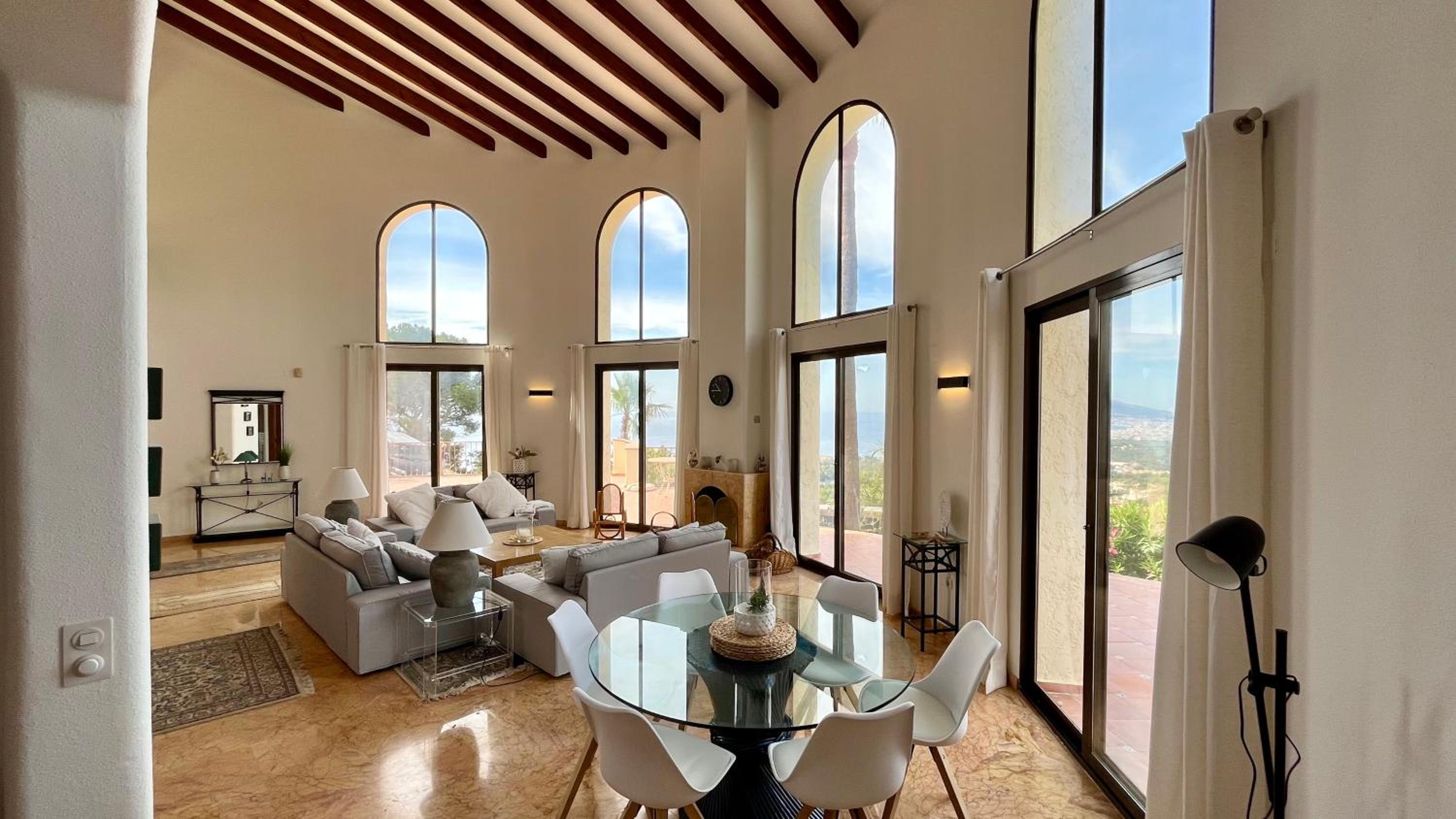 Villa de Tres Habitaciones