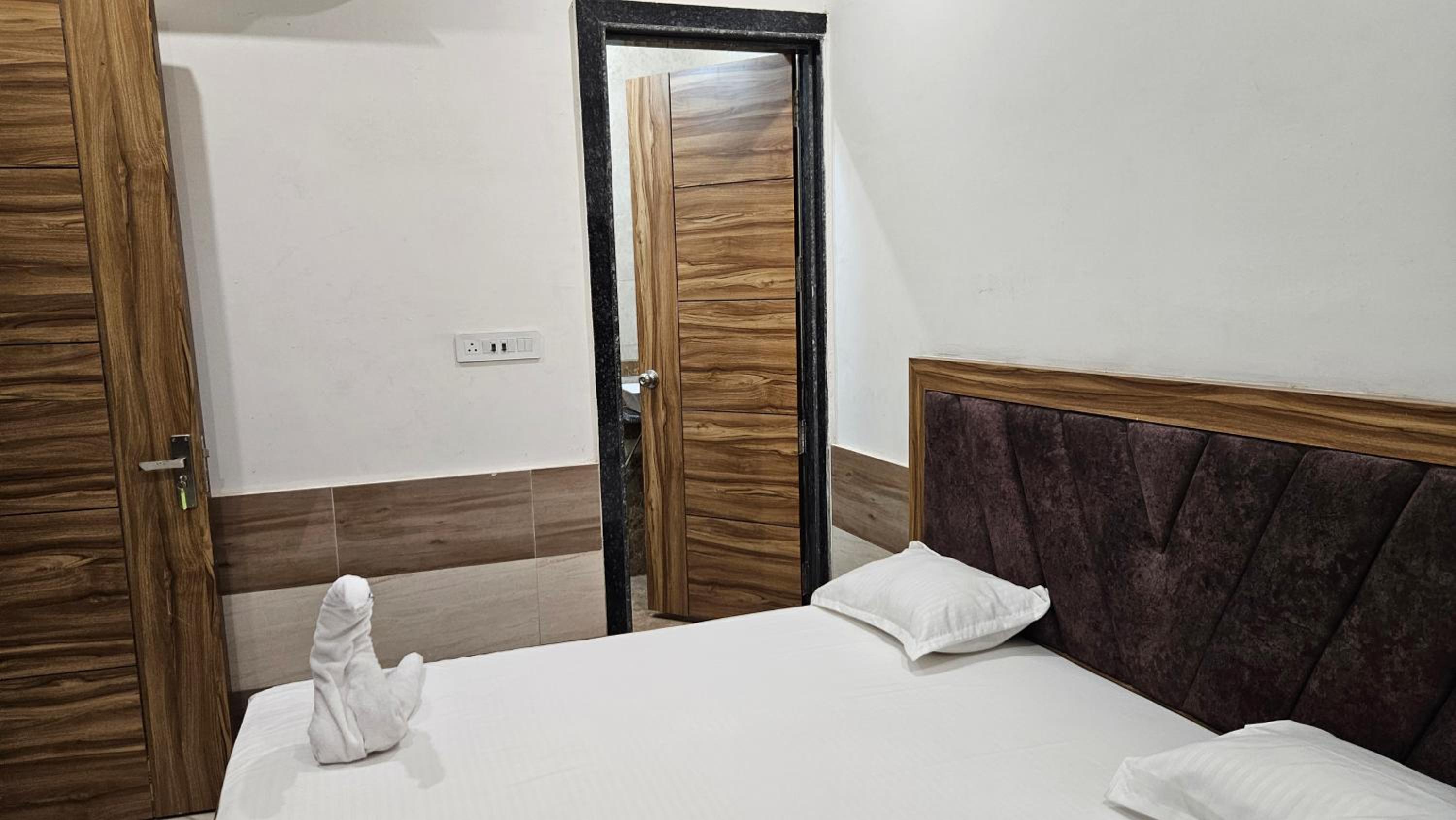 Double Room - Photo 2