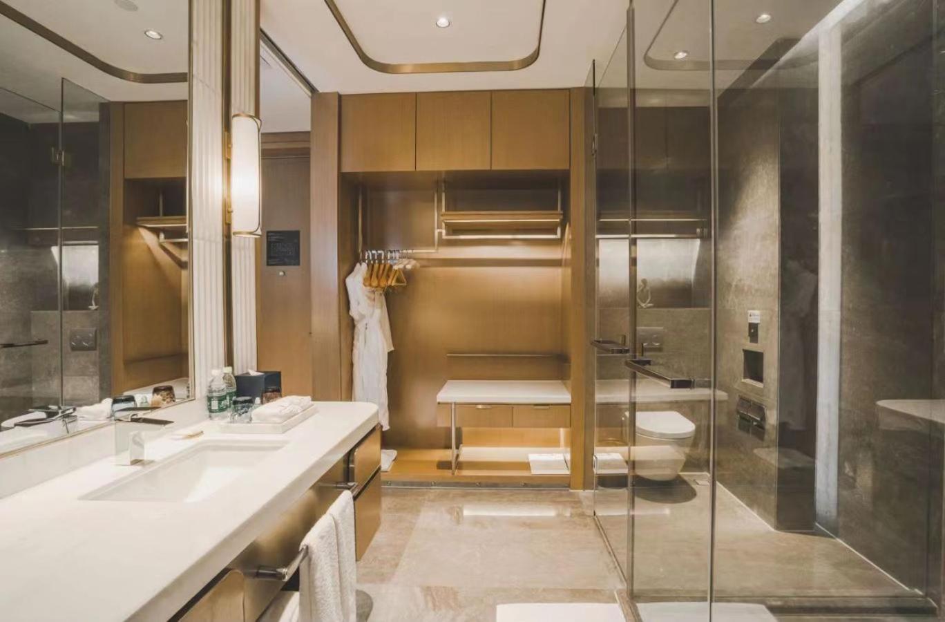 Executive King Room