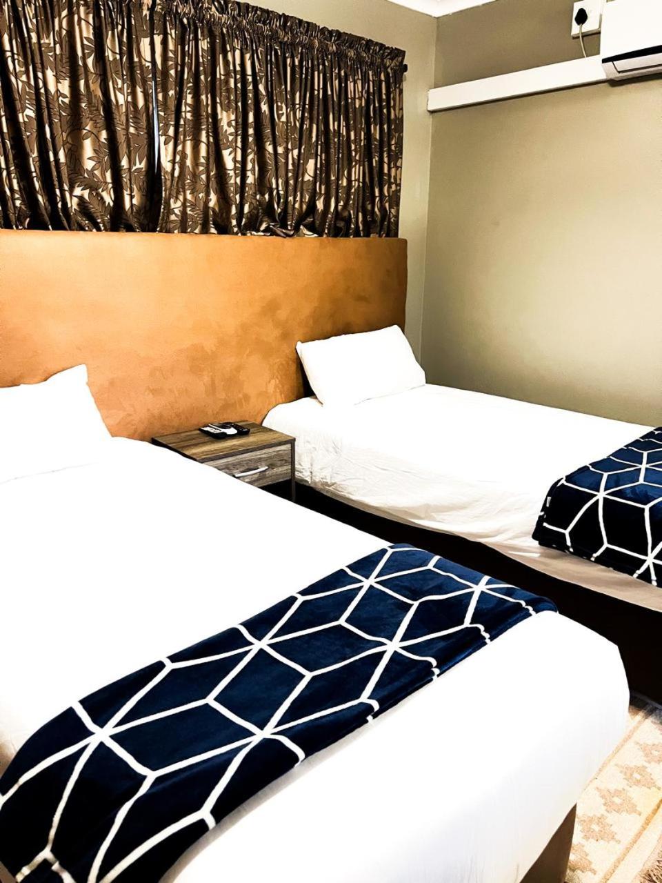 Deluxe Twin Room - Photo 1
