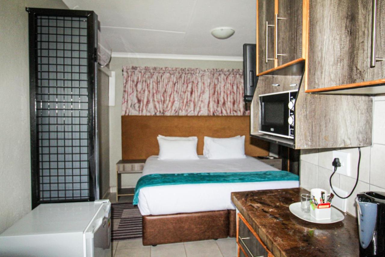 Deluxe Twin Room - Photo 4