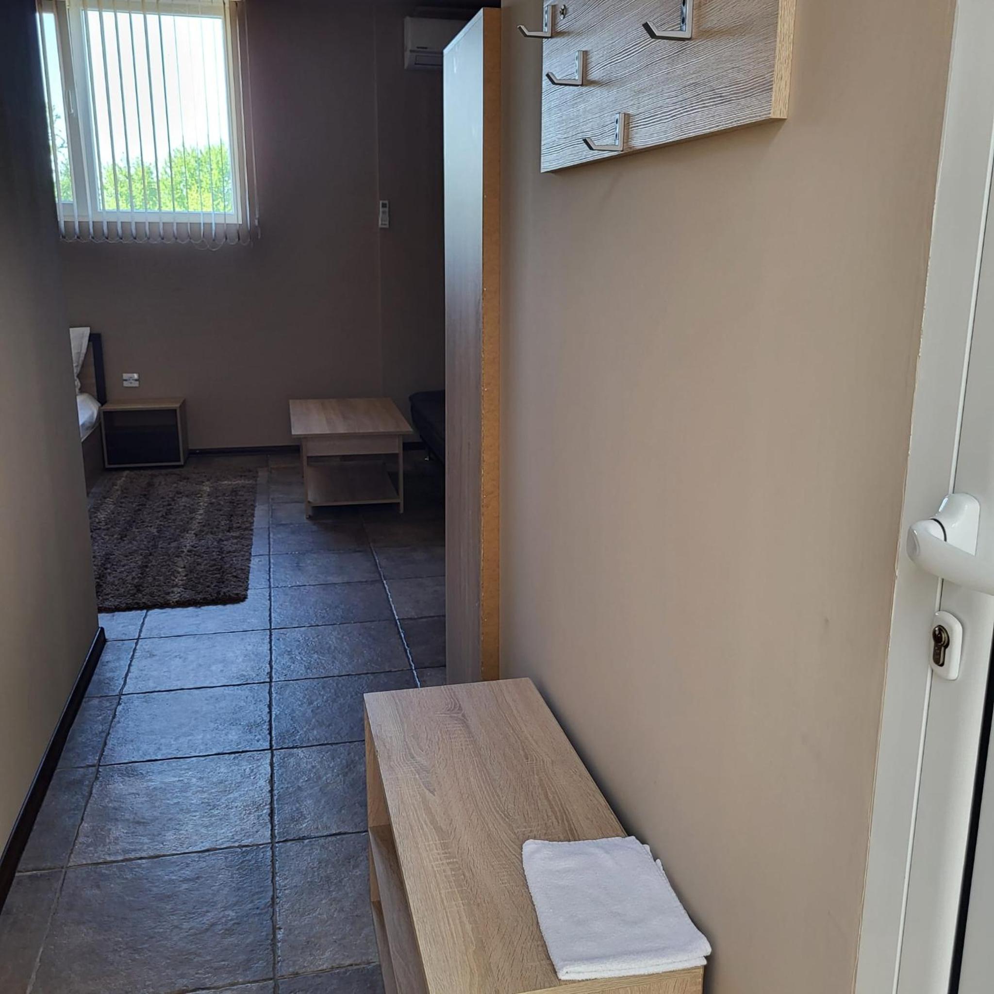 Family Room photo 3