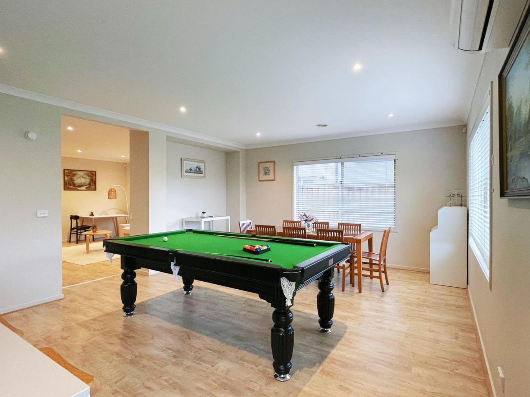 Four-Bedroom House photo 3