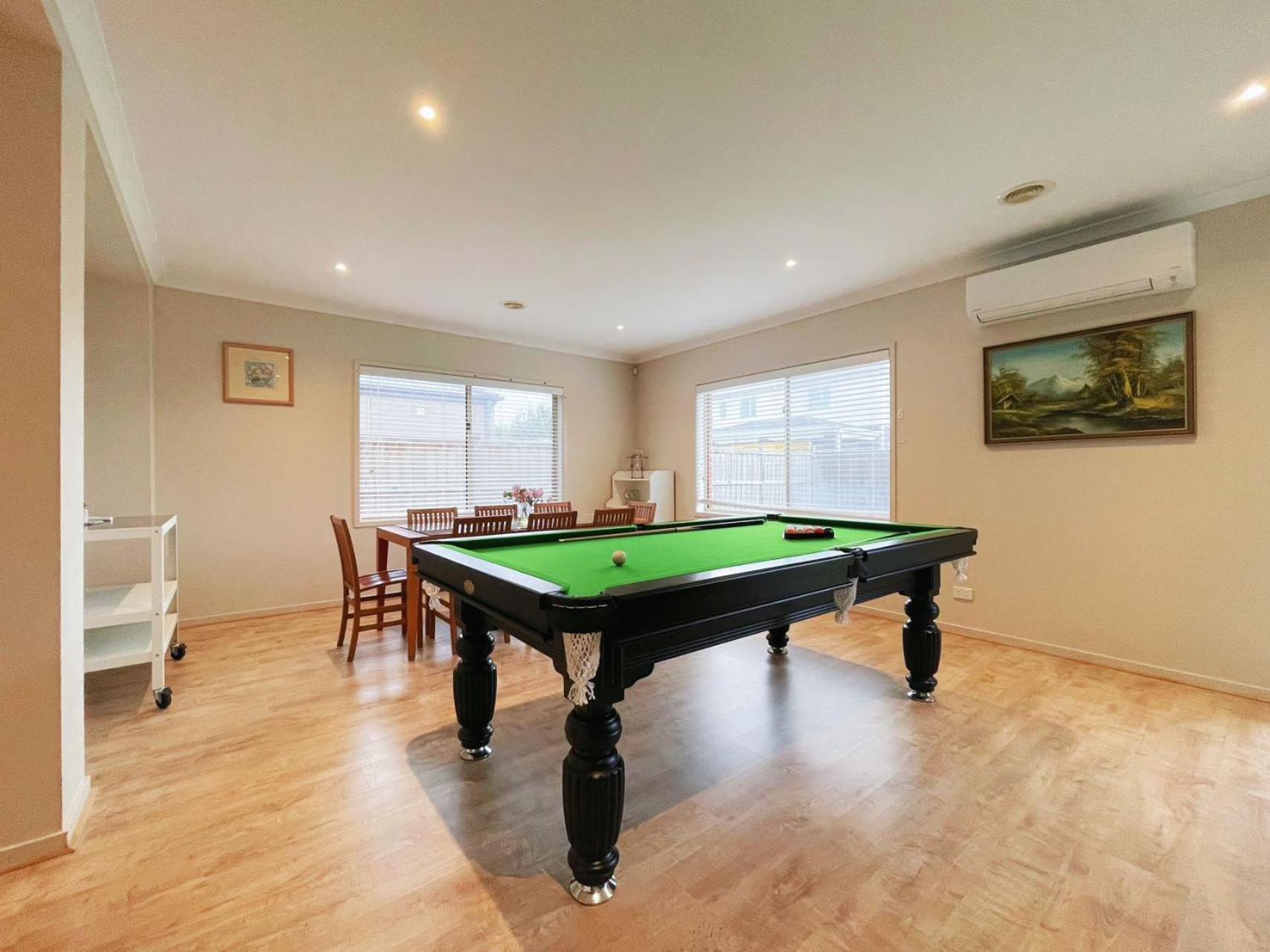 Four-Bedroom House photo 2