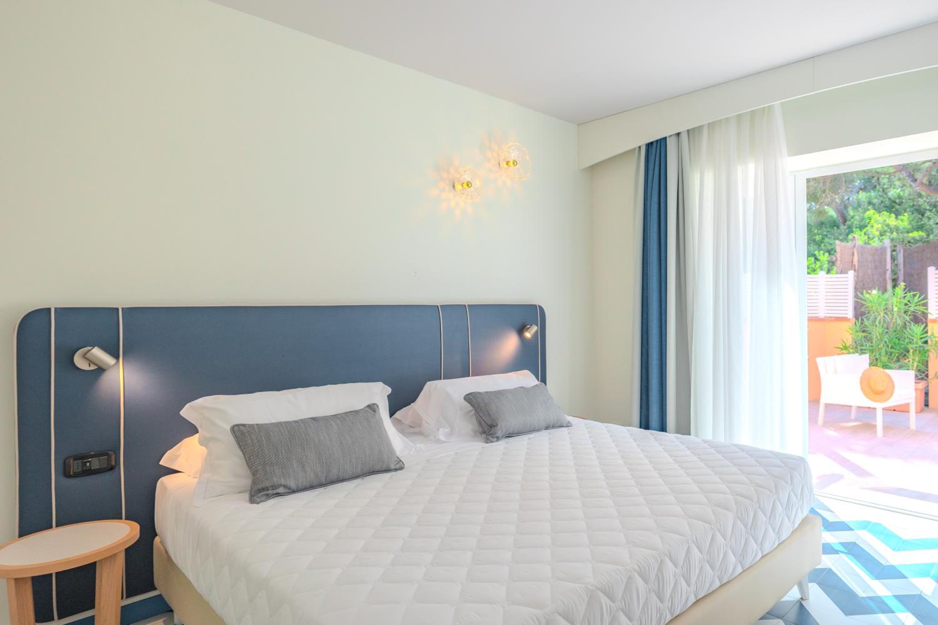 King Suite with Spa Bath photo 3
