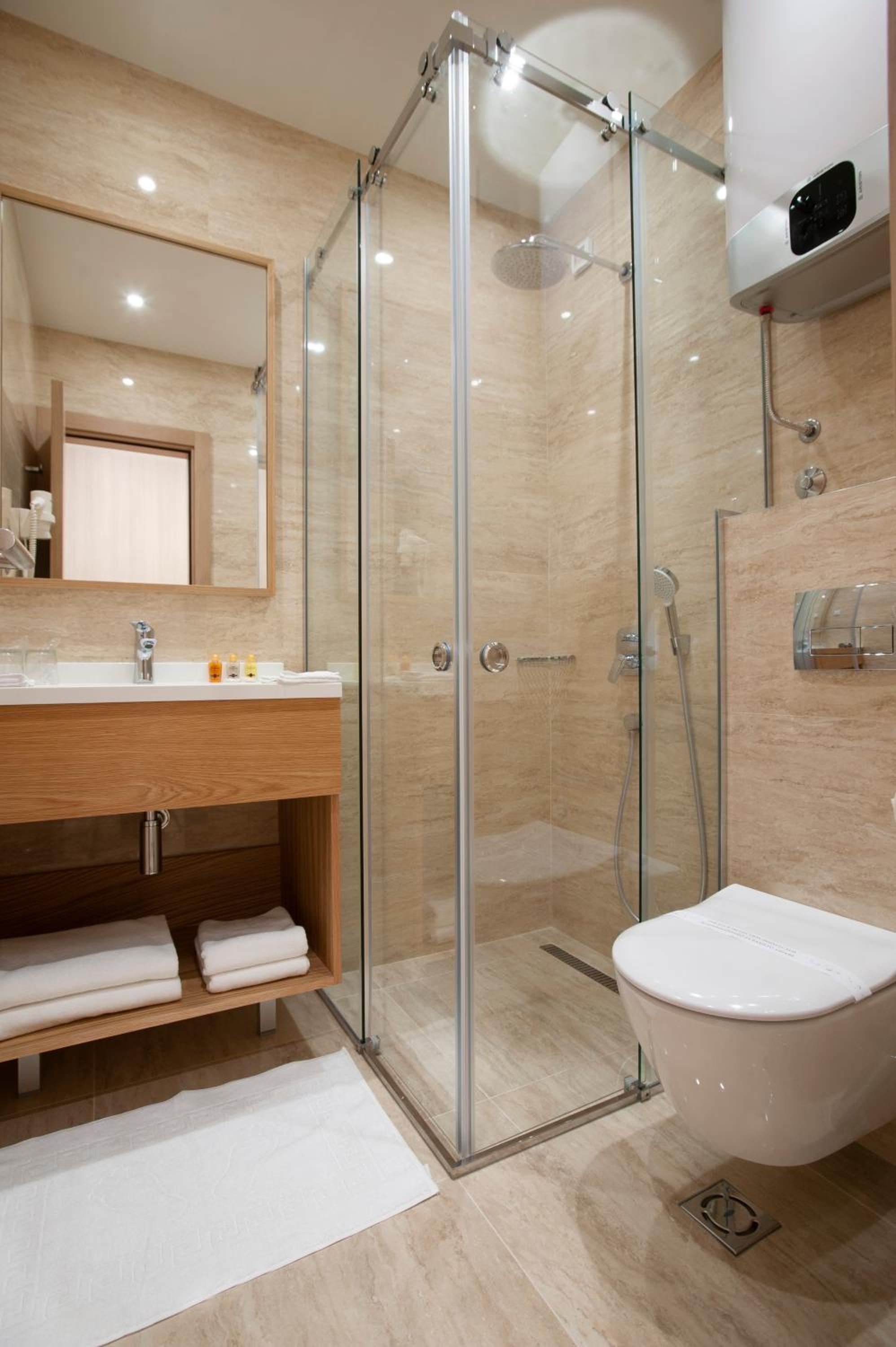 Double or Twin Room - Photo 2