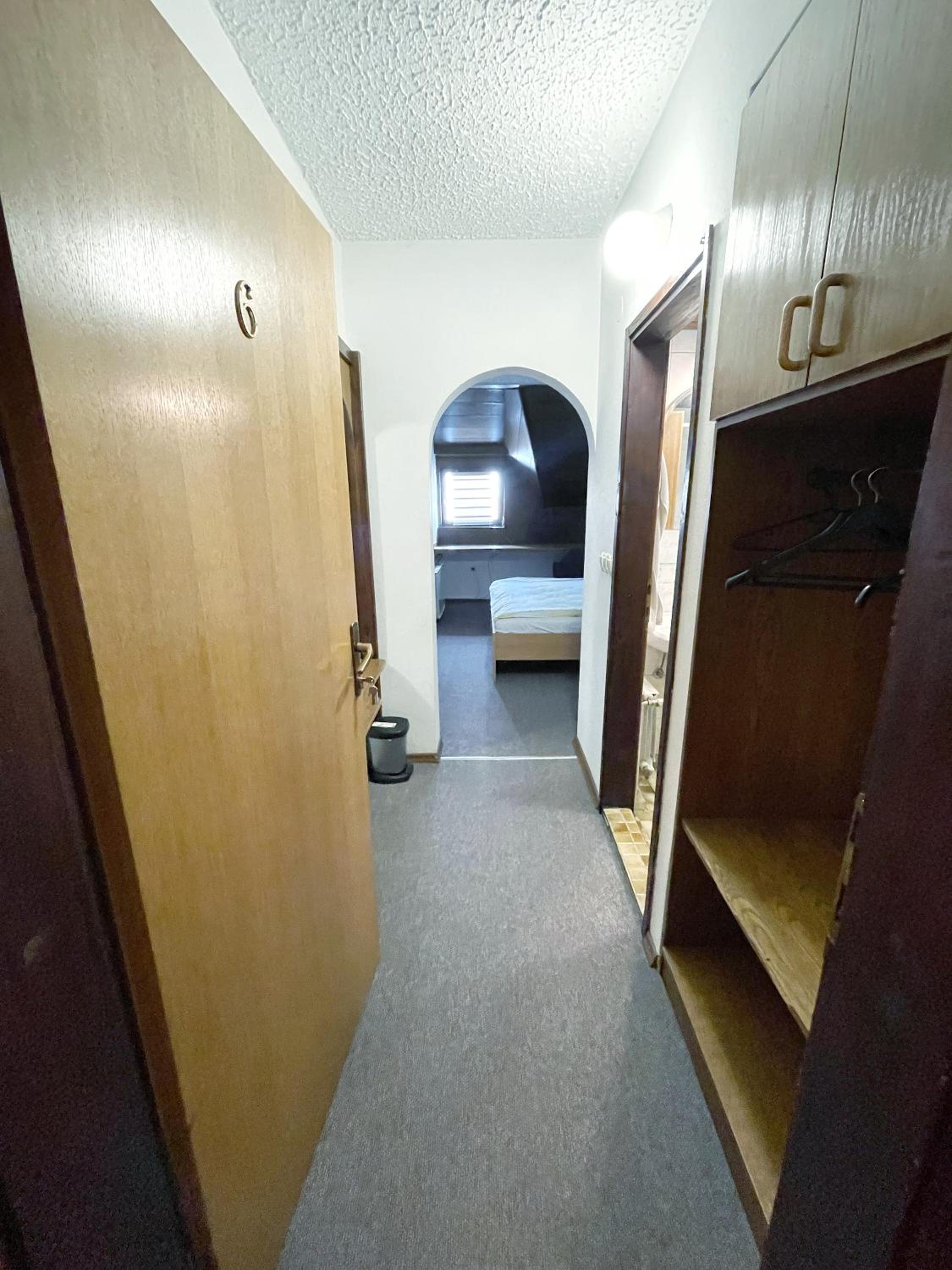 Twin Room - Photo 6