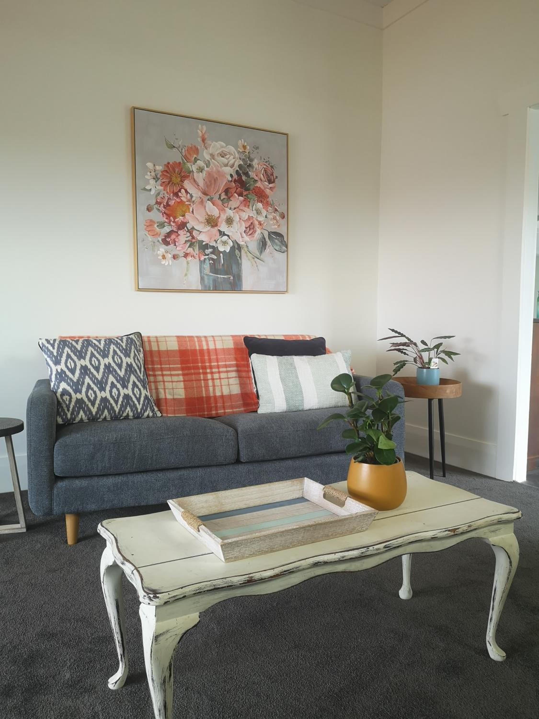 Three-Bedroom House photo 3