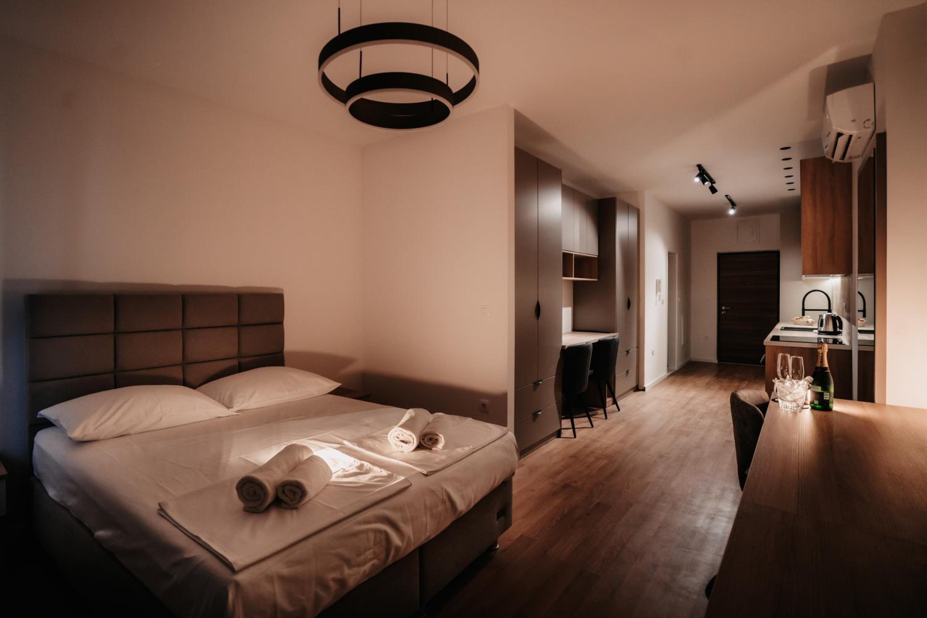 Studio Apartment with King Bed