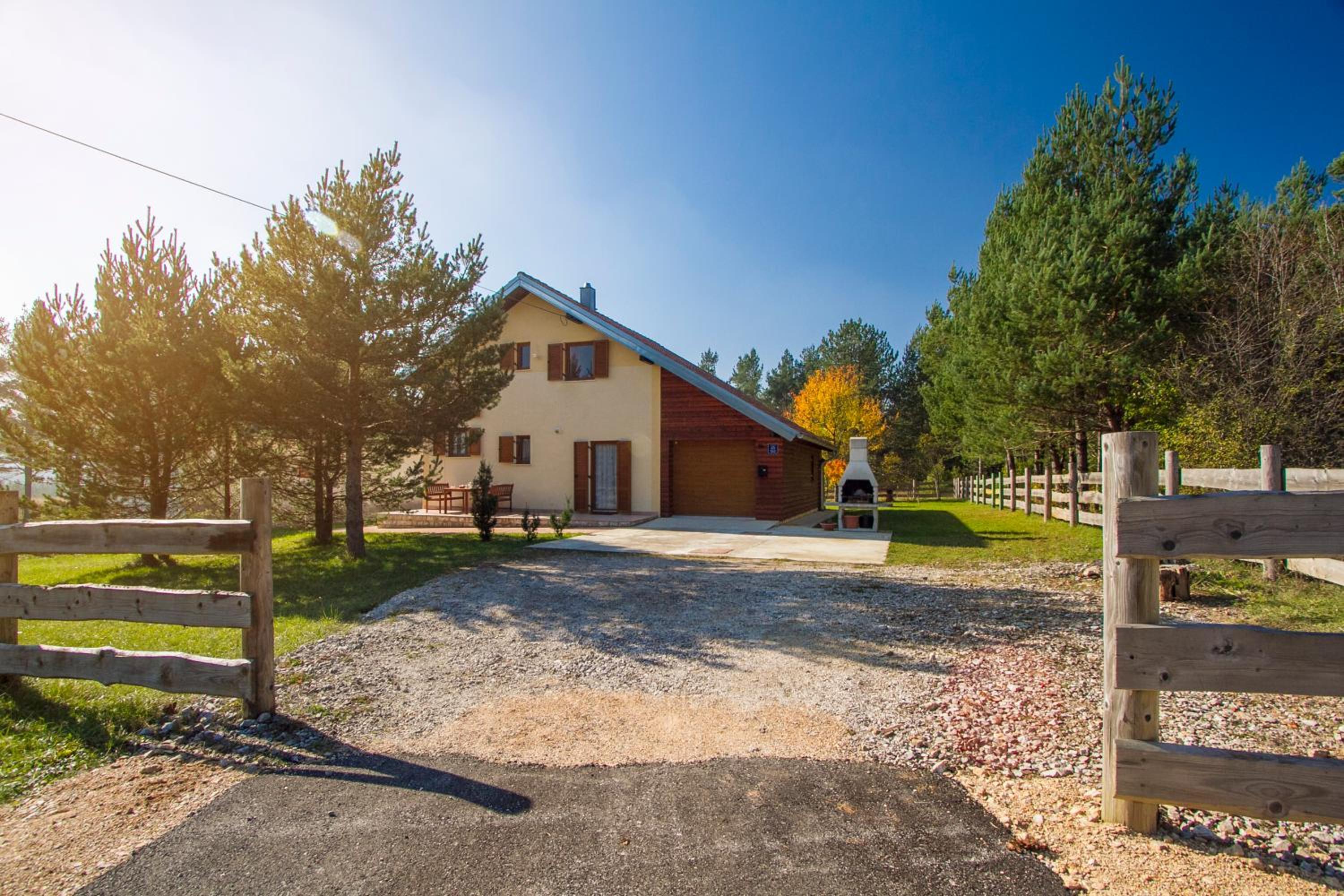Three-Bedroom Vacation Home  photo 2