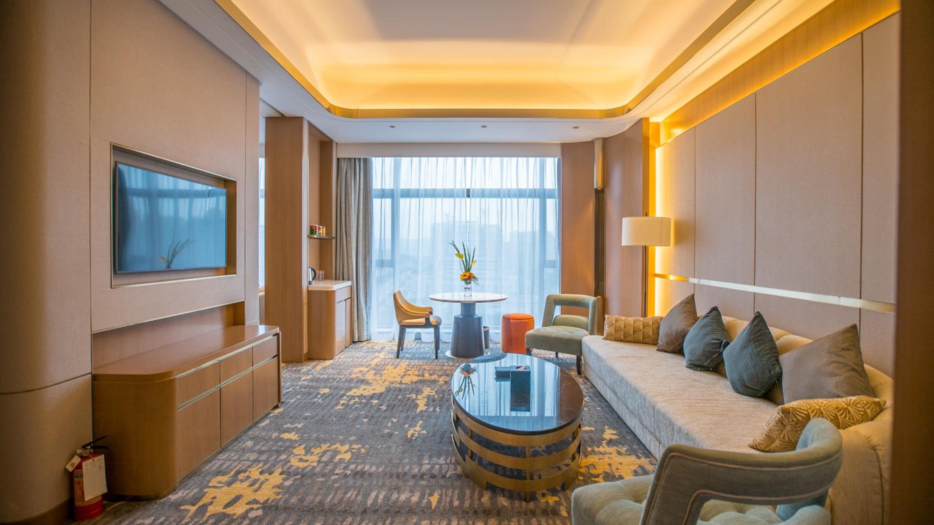 Deluxe King Suite