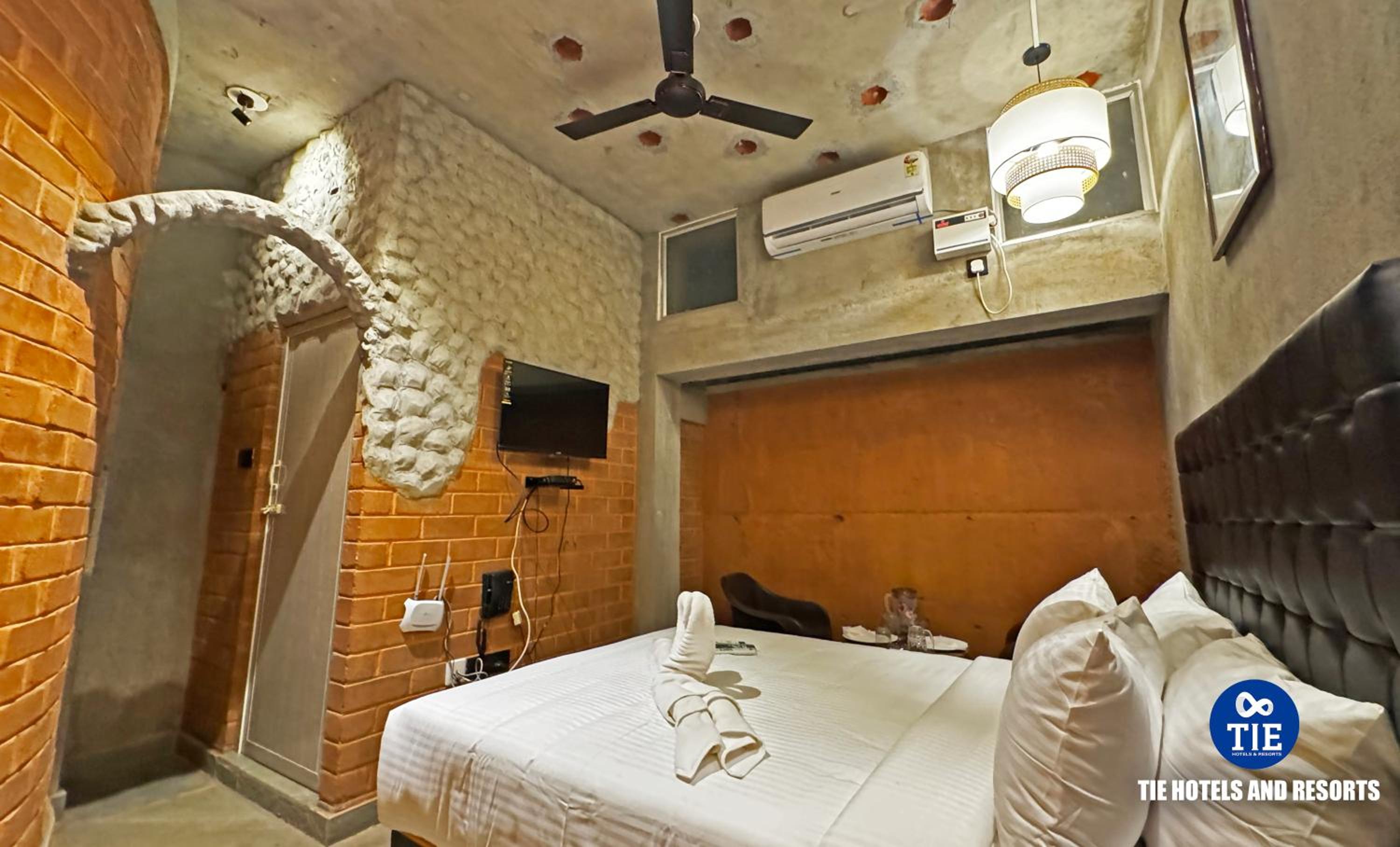 Double Room - Photo 8