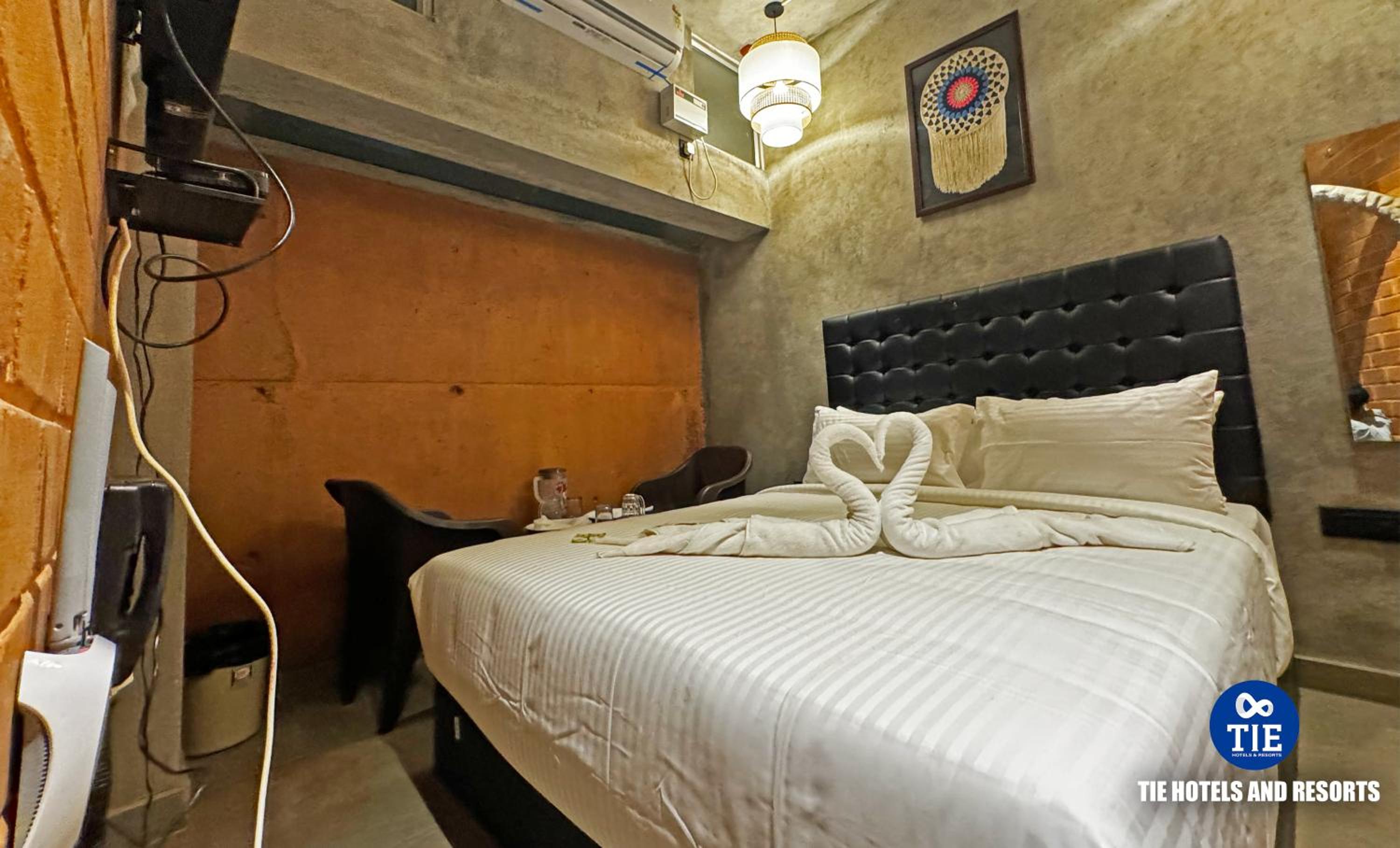 Double Room - Photo 7